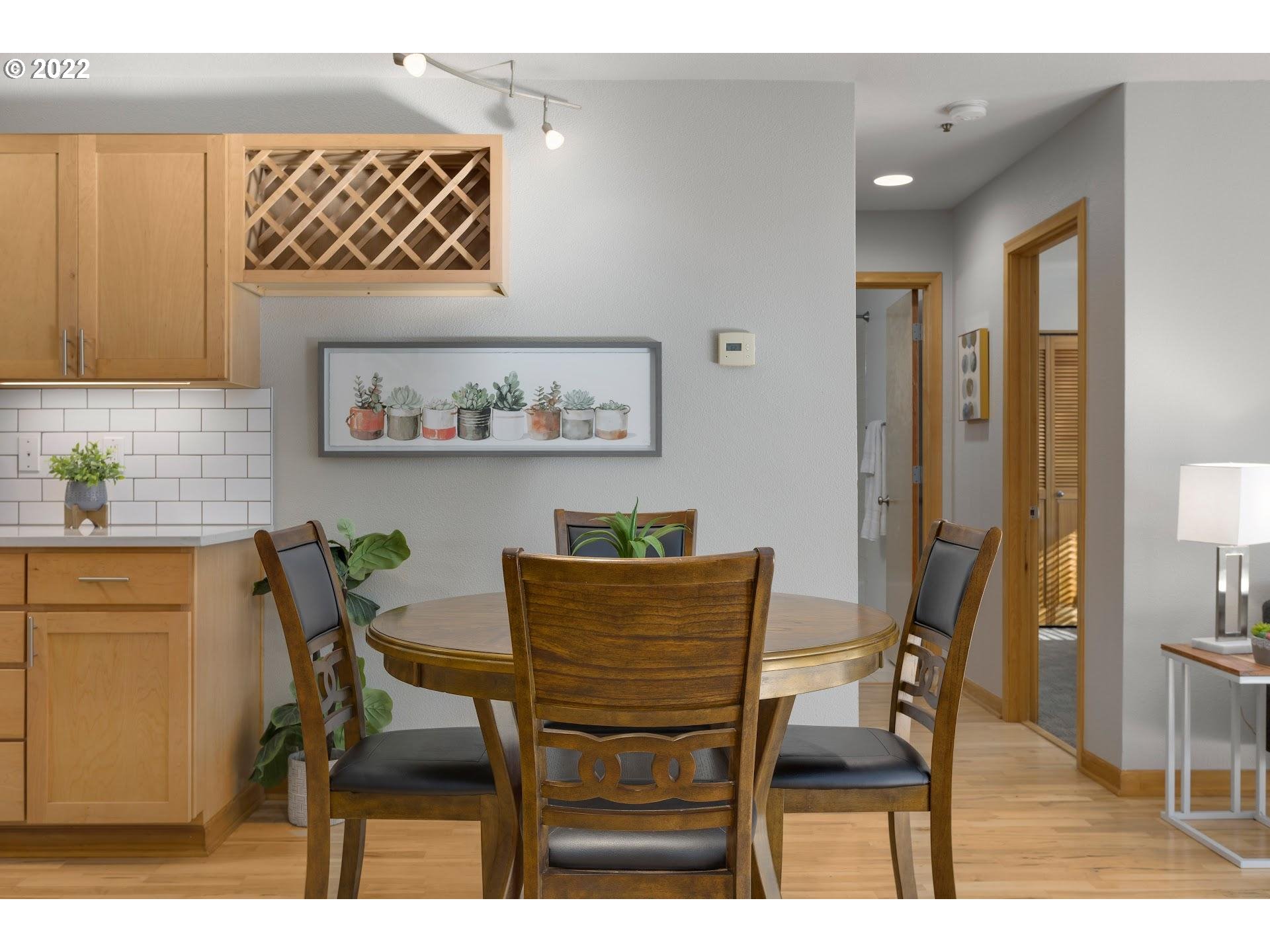 Photo #4: 22378349 Listing 