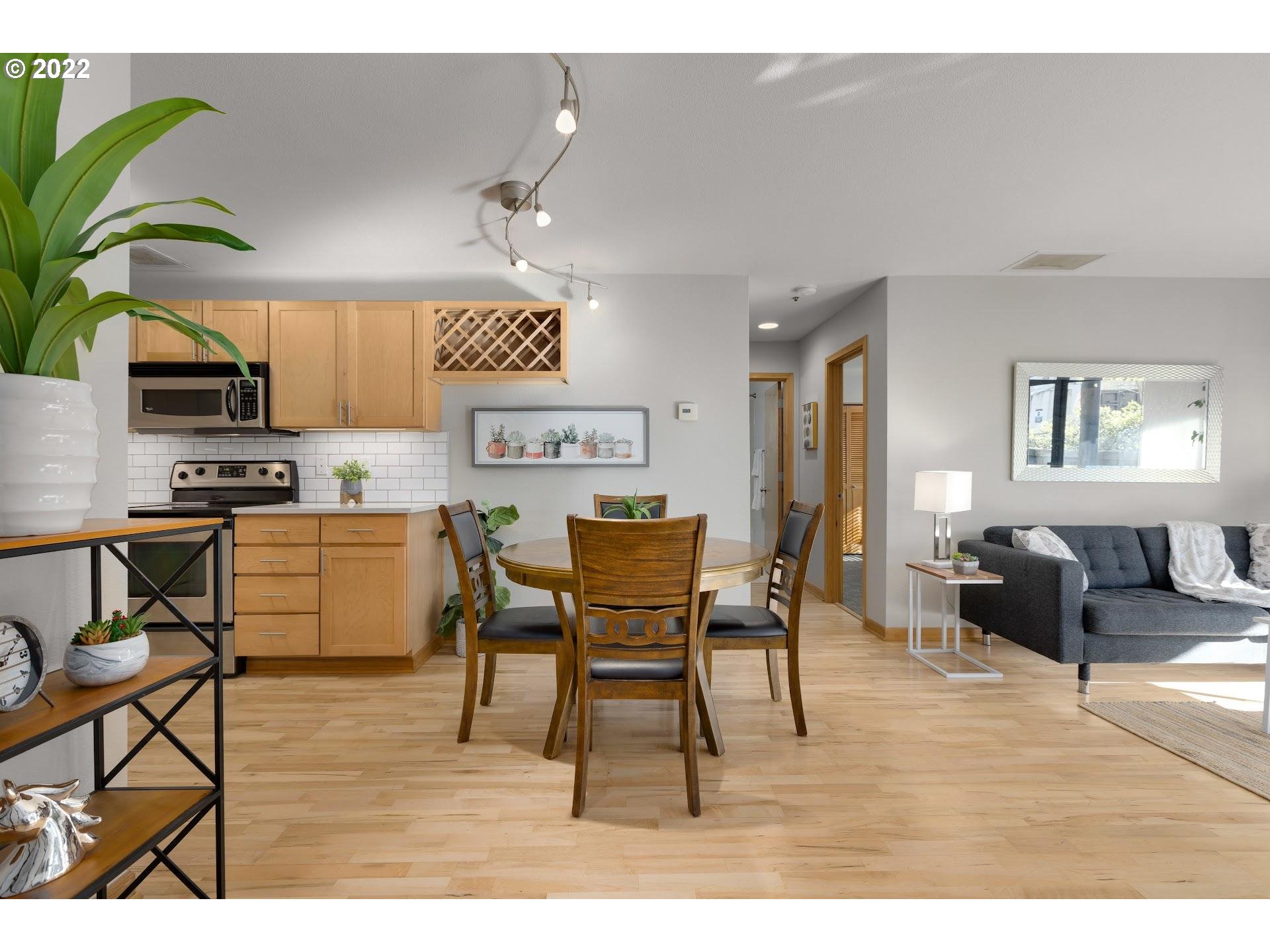 Photo #3: 22378349 Listing 