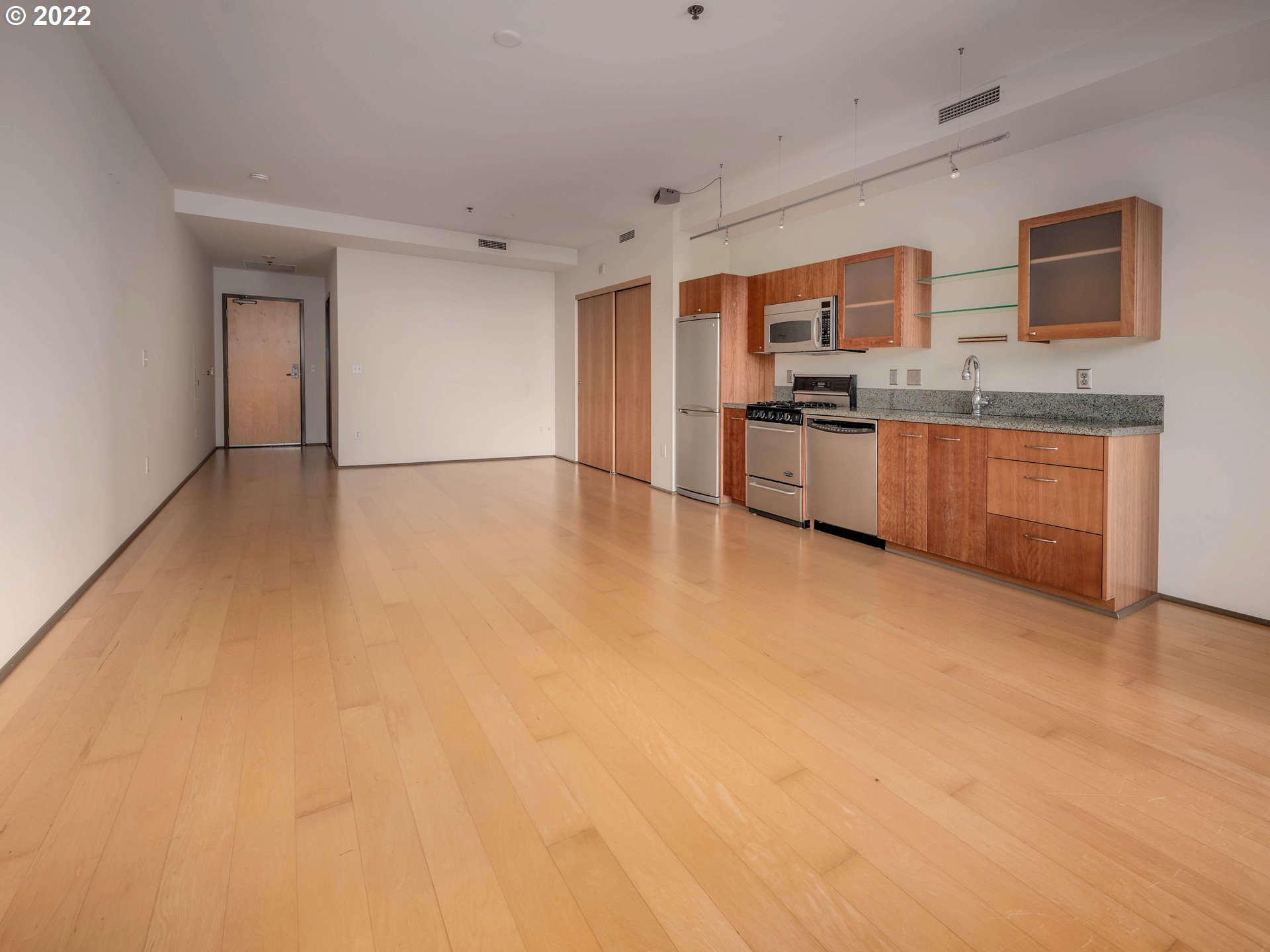 Photo #2: 22382766 Listing 