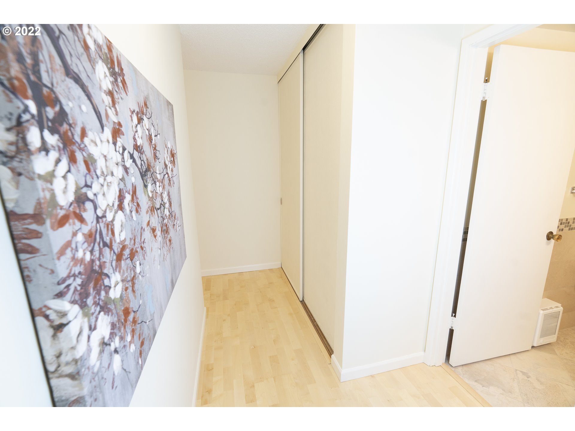 Photo #3: 22384420 Listing 