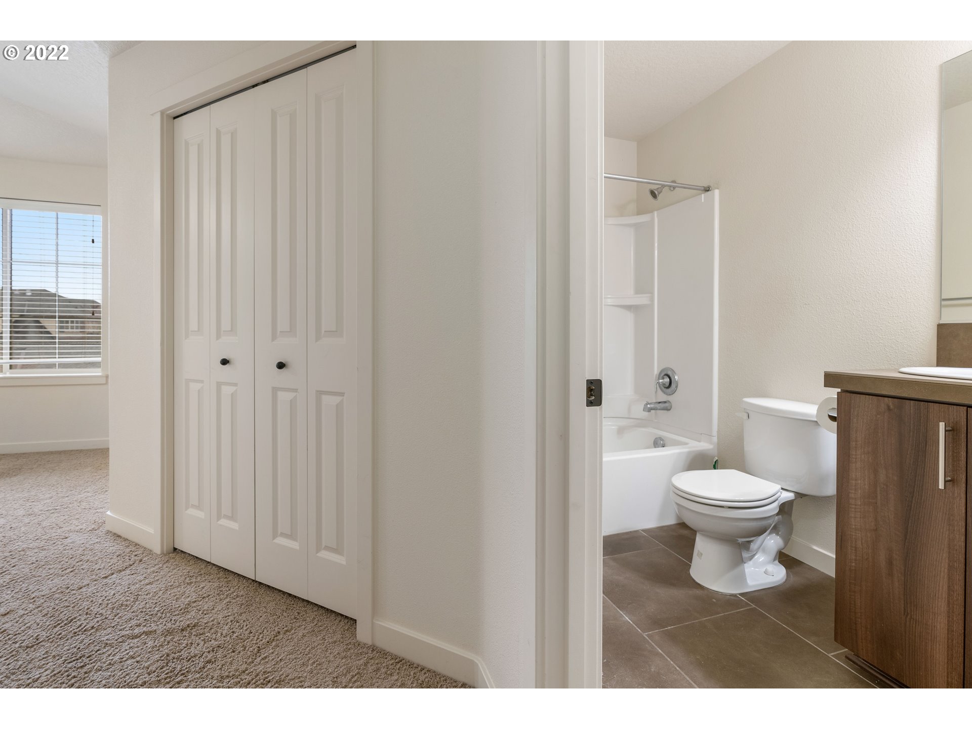 Photo #6: 22384466 Listing 