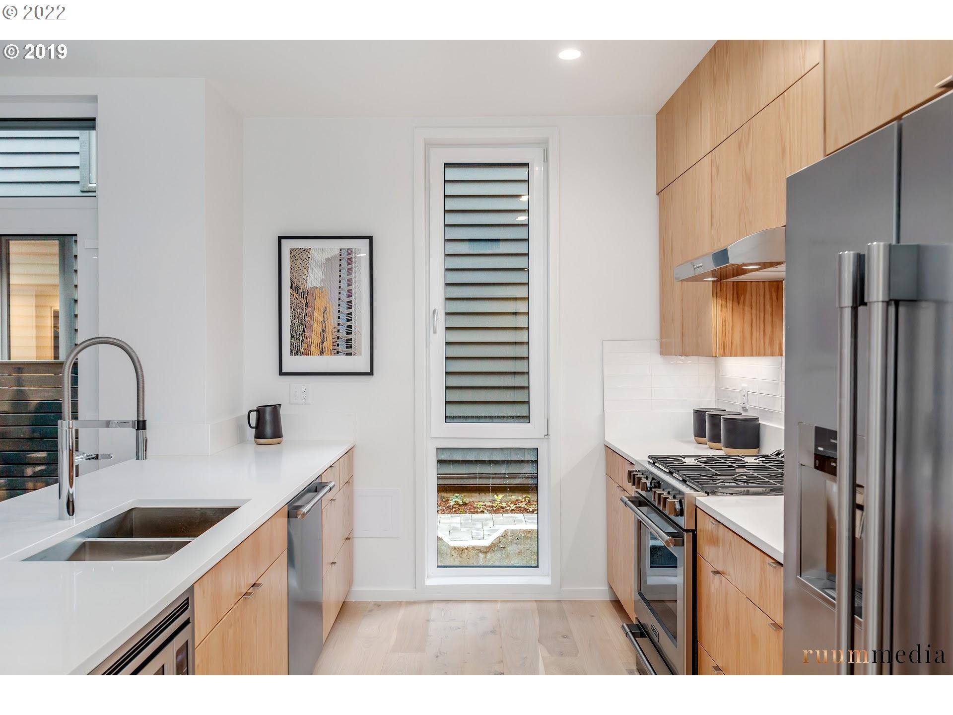 Photo #3: 22385412 Listing 