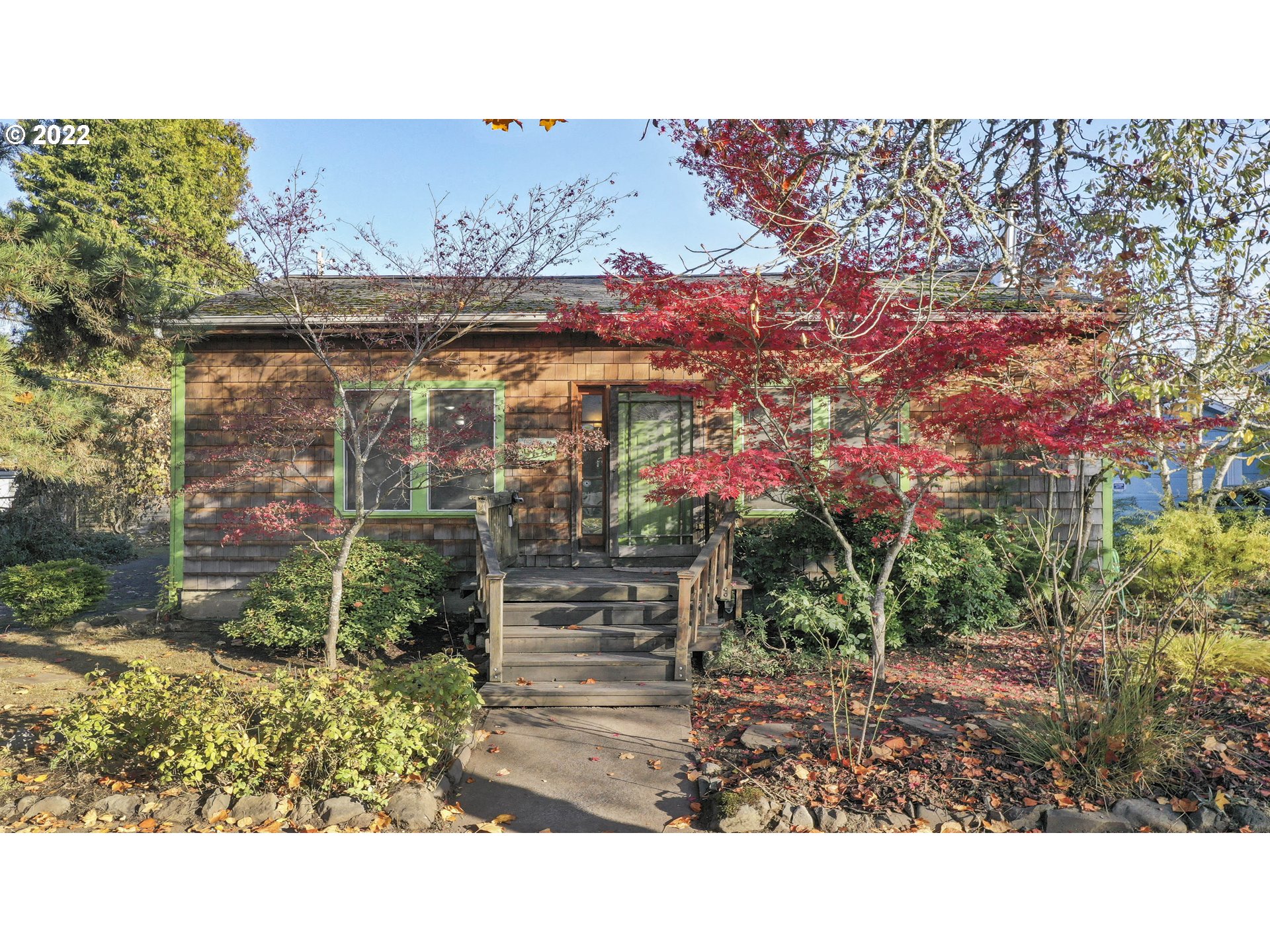 Super cute single level 2 bedroom cottage in great downtown neighborhood, walk to it all! Vaulted ceiling with skylight~walk in closet in 1 bedroom~wood floors~lot's of storage~Inside utilities~Private backyard~ new roof~4J schools