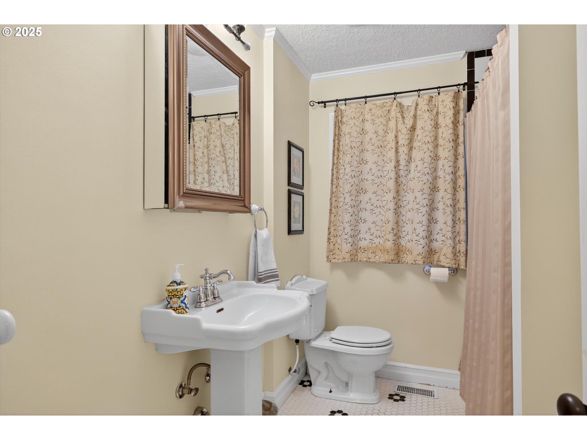 675 10TH ST, Lake Oswego, OR, 97034