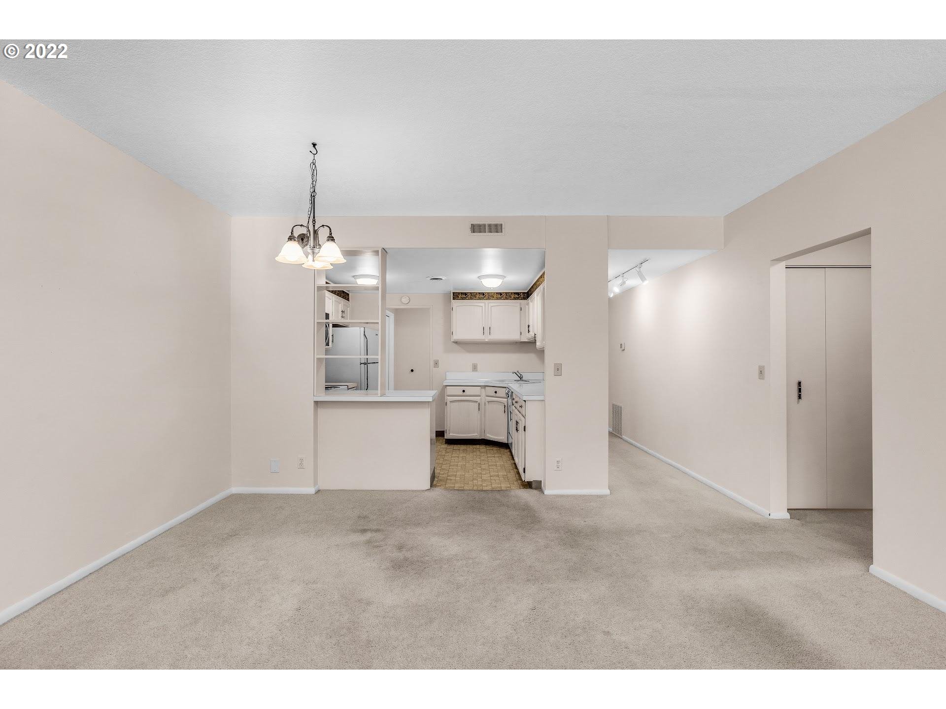Photo #6: 22394275 Listing 