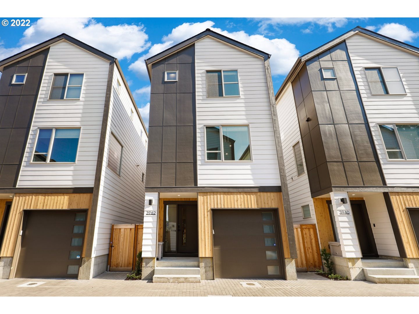 Photo #3: 22394975 Listing 