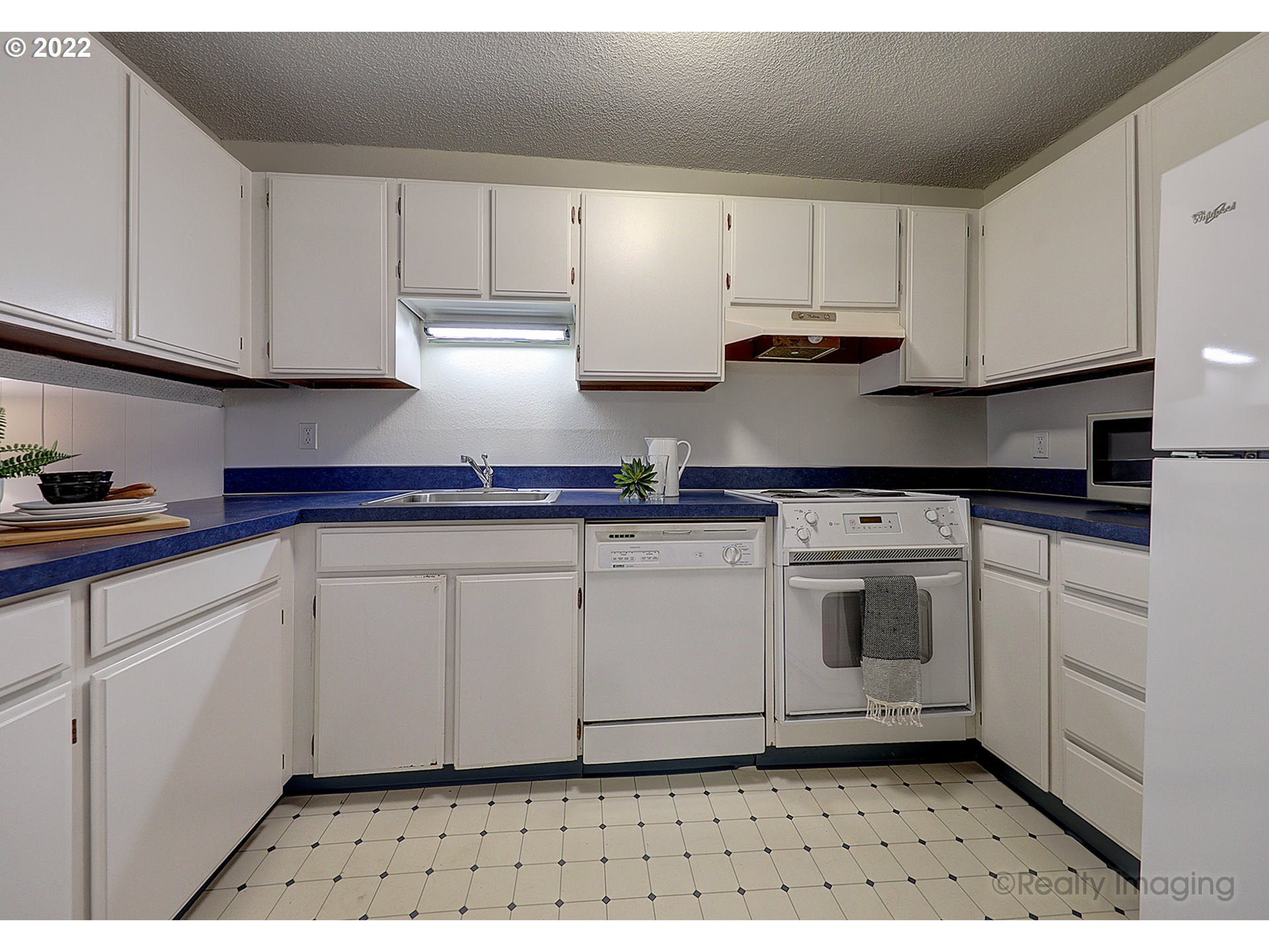 Photo #4: 22399447 Listing 