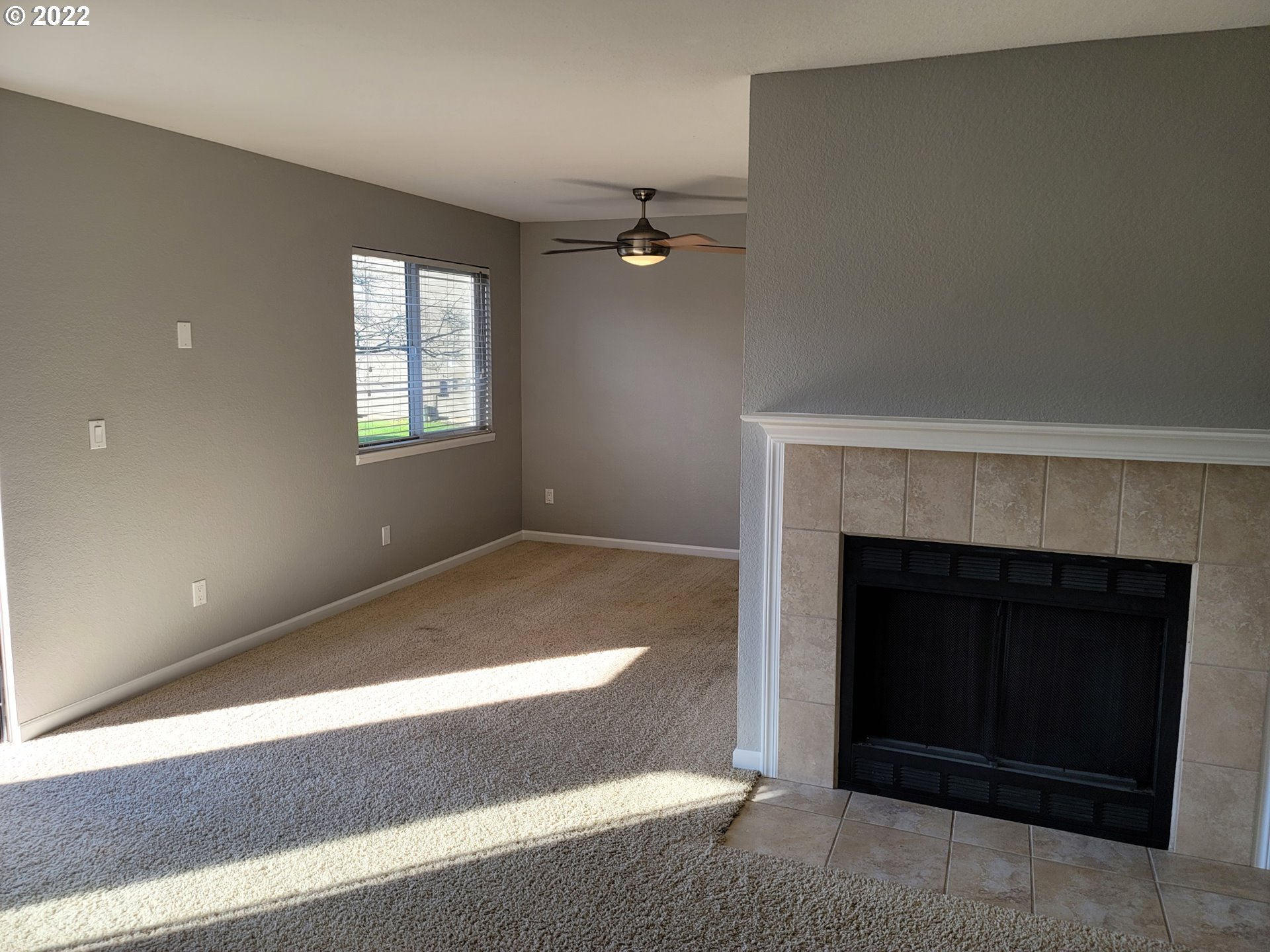 Photo #3: 22402336 Listing 