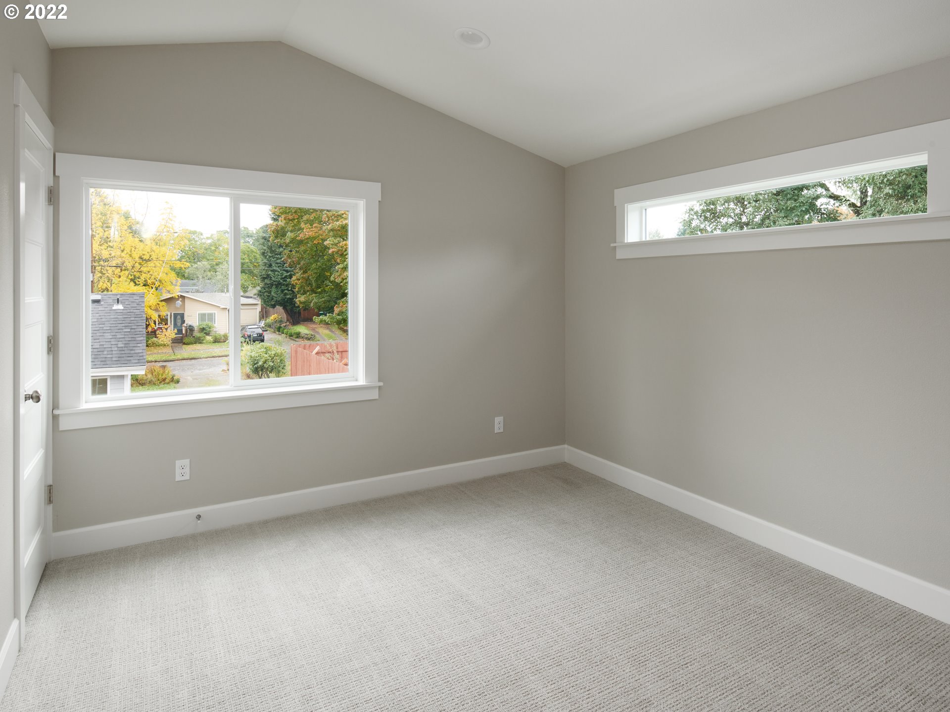 Photo #3: 22403772 Listing 