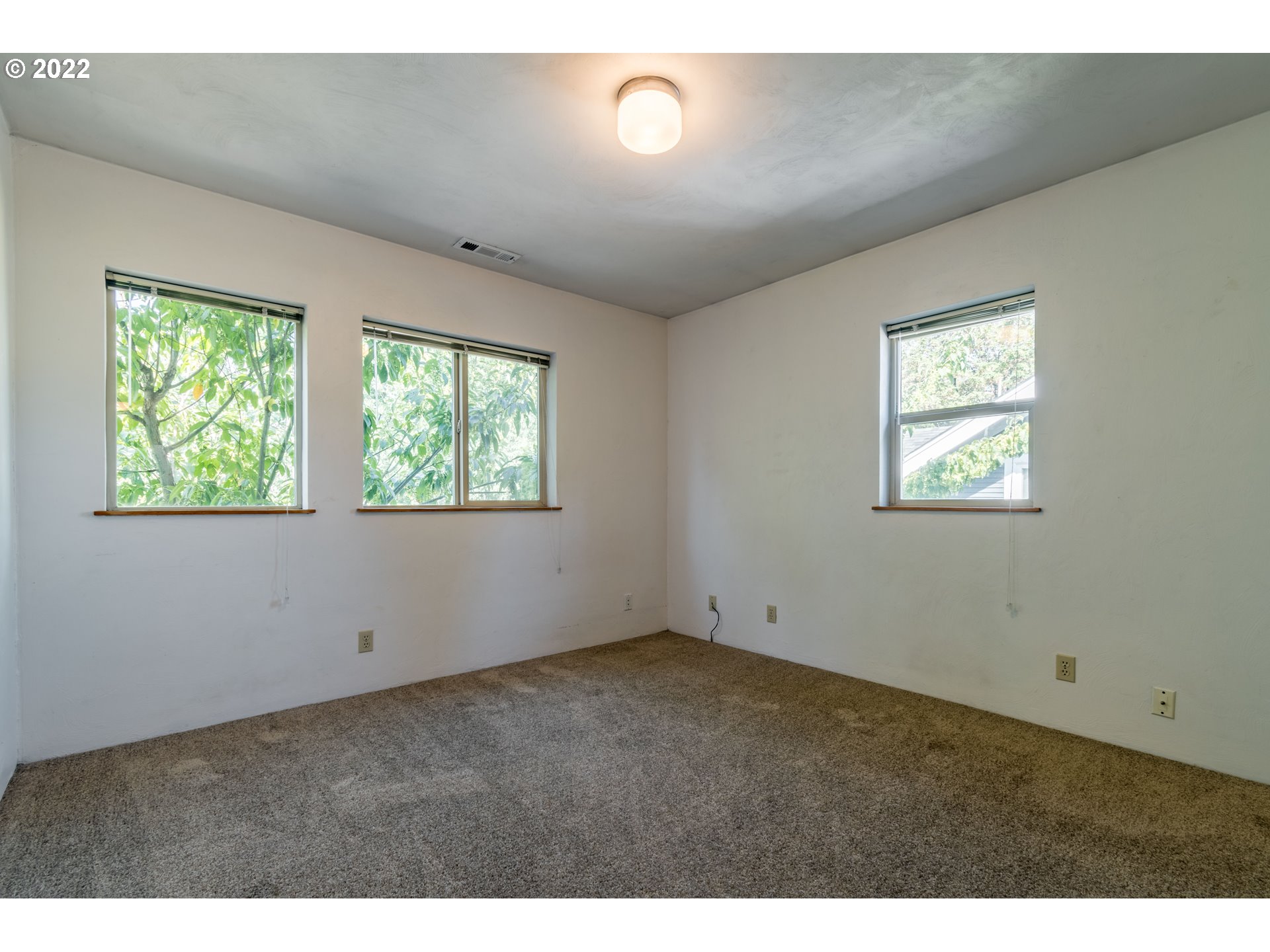 1170 E 24th Ave AVE