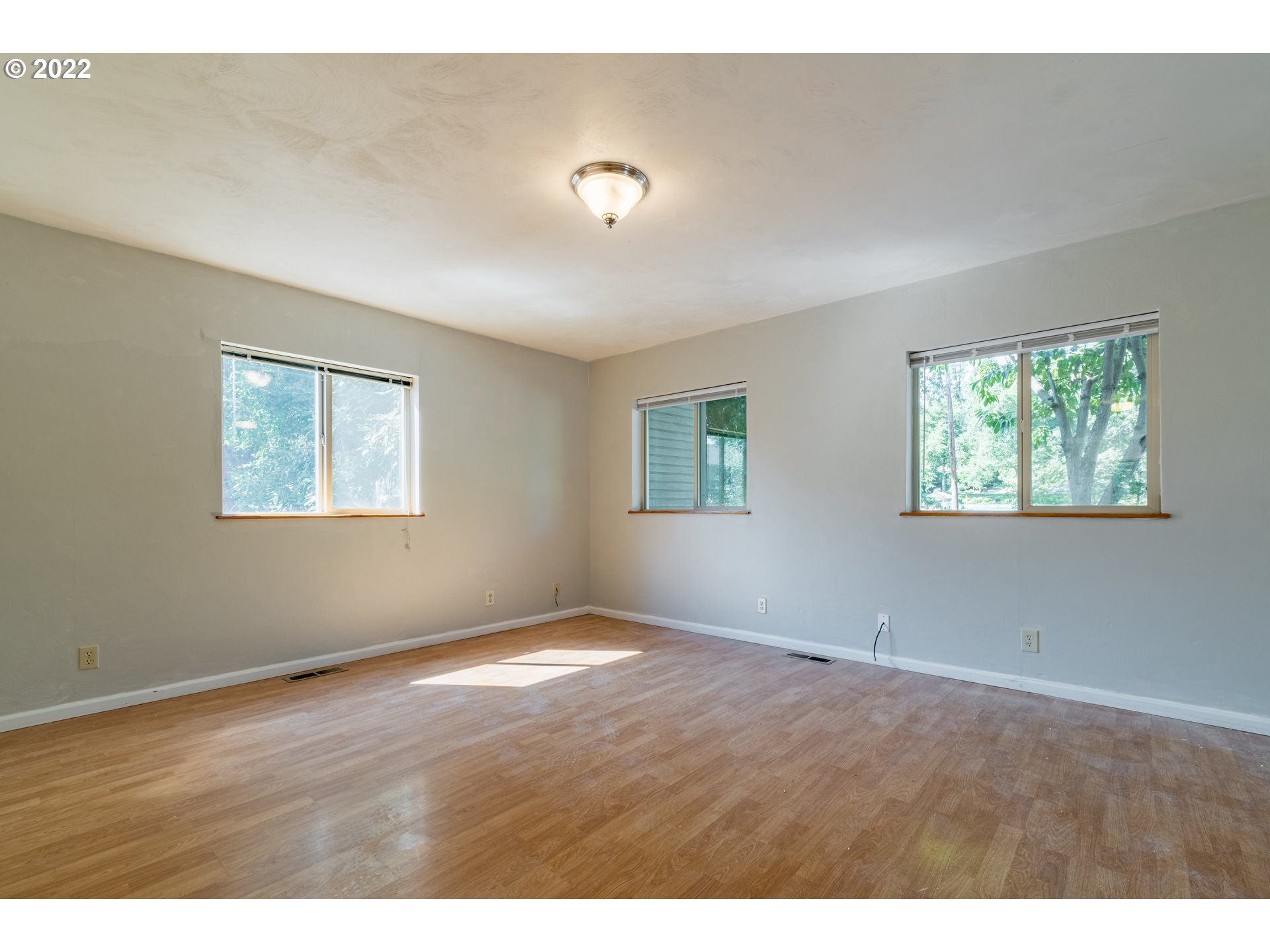 1170 E 24th Ave AVE