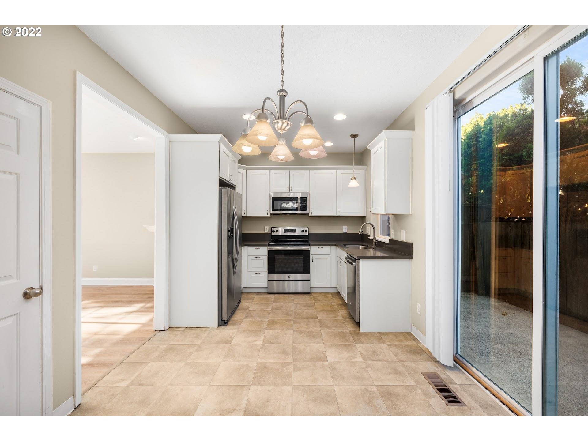 Photo #3: 22405151 Listing 