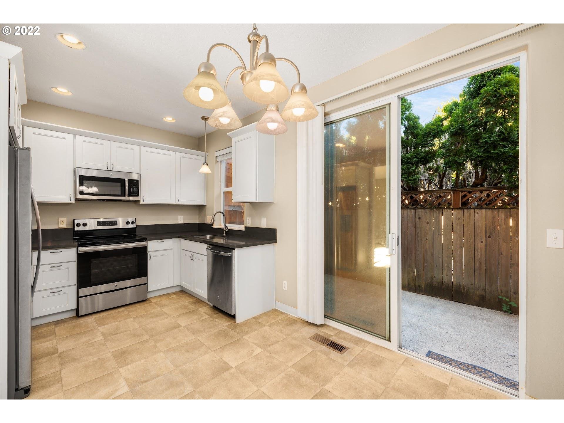 Photo #5: 22405151 Listing 