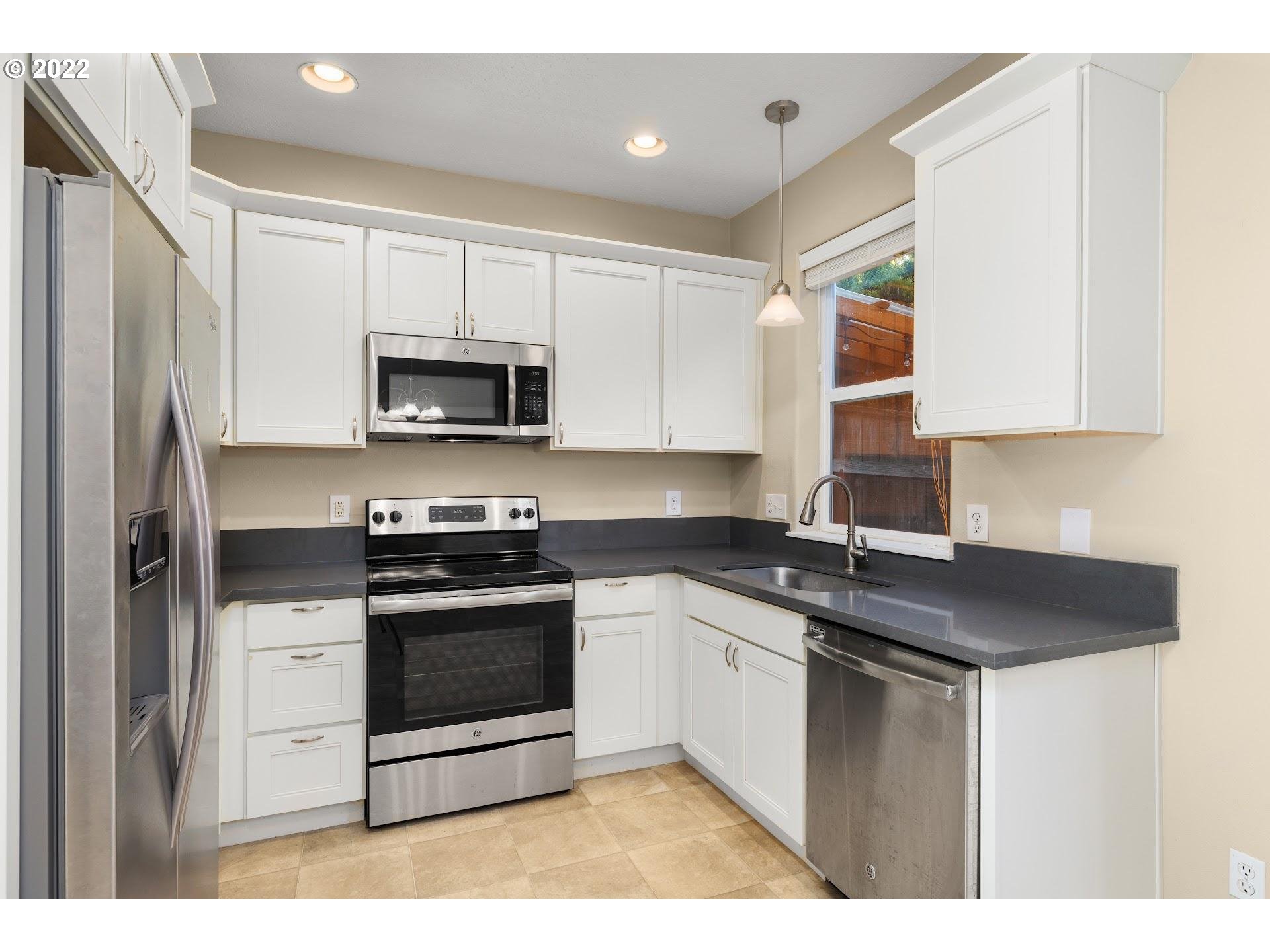 Photo #6: 22405151 Listing 
