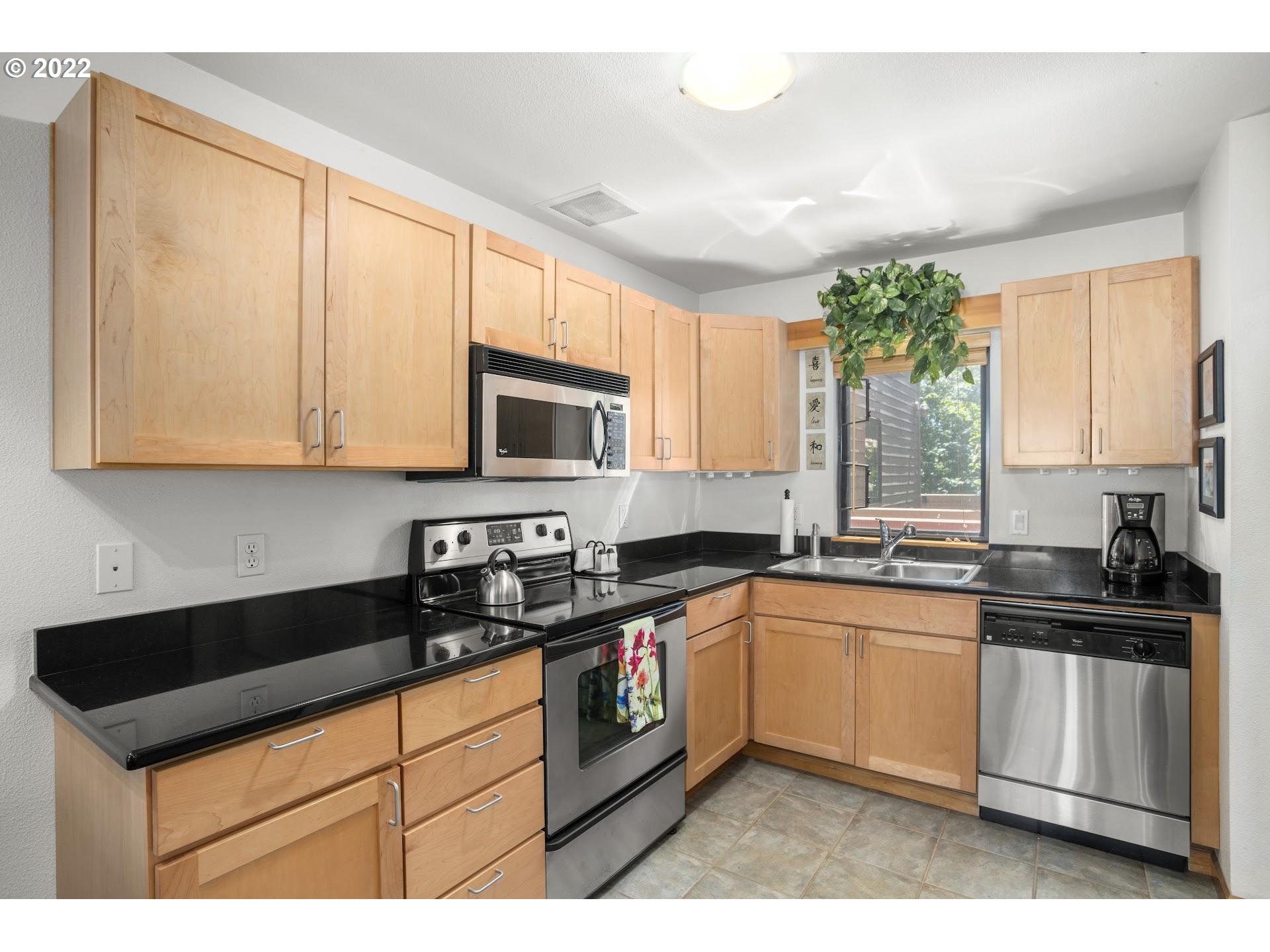 Photo #5: 22405845 Listing 