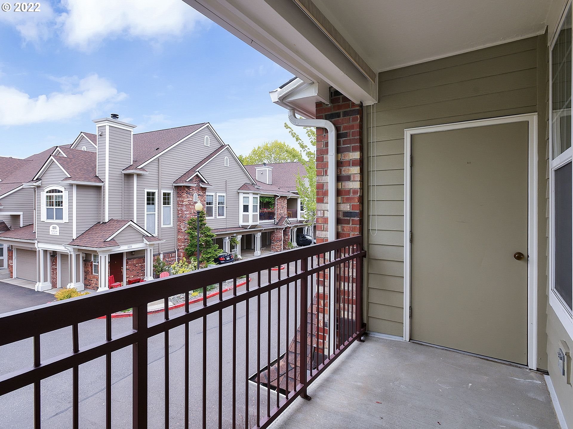 Photo #5: 22406973 Listing 