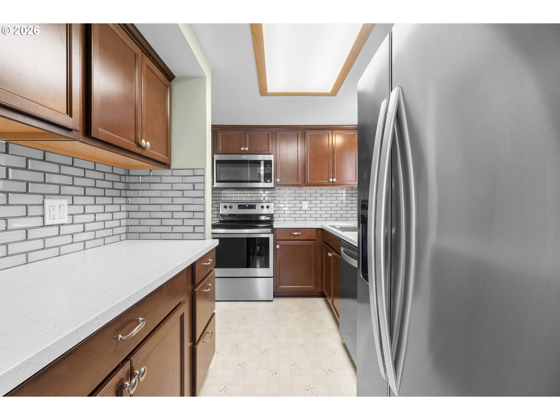 1070 ASTOR WAY, Woodburn, OR, 97071