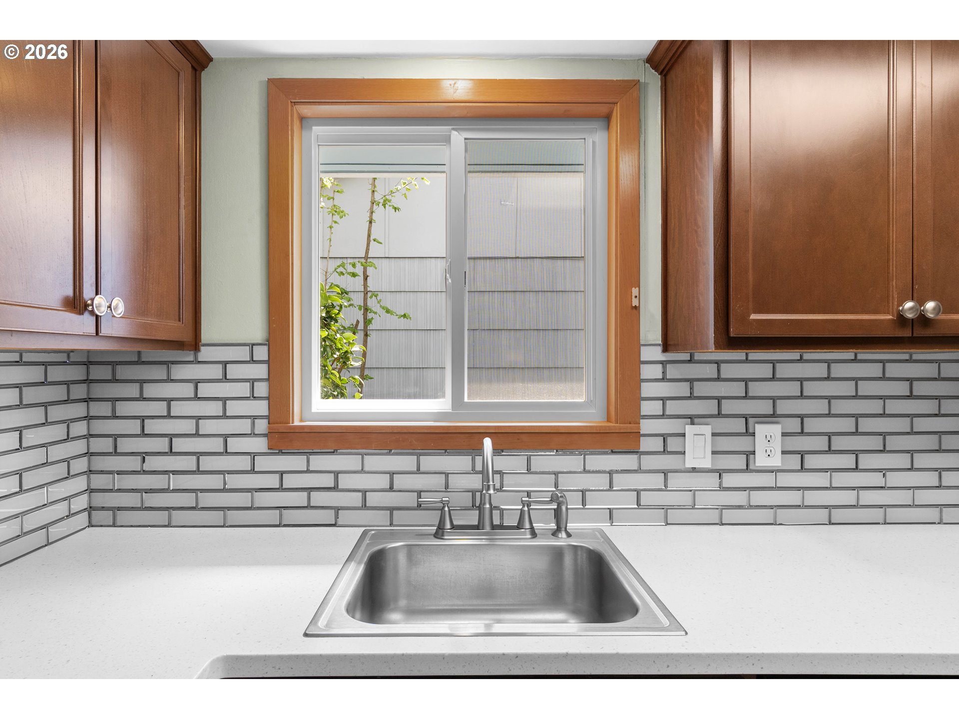 1070 ASTOR WAY, Woodburn, OR, 97071