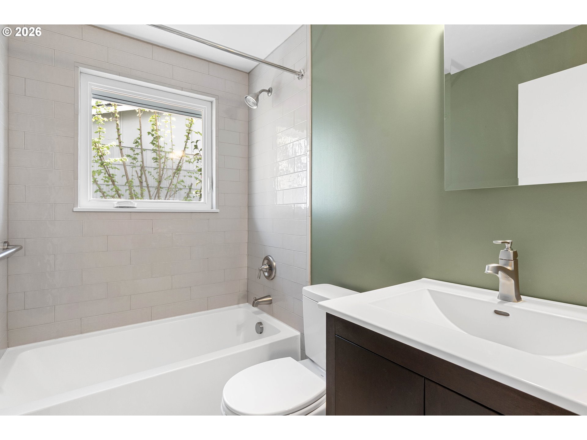 1070 ASTOR WAY, Woodburn, OR, 97071