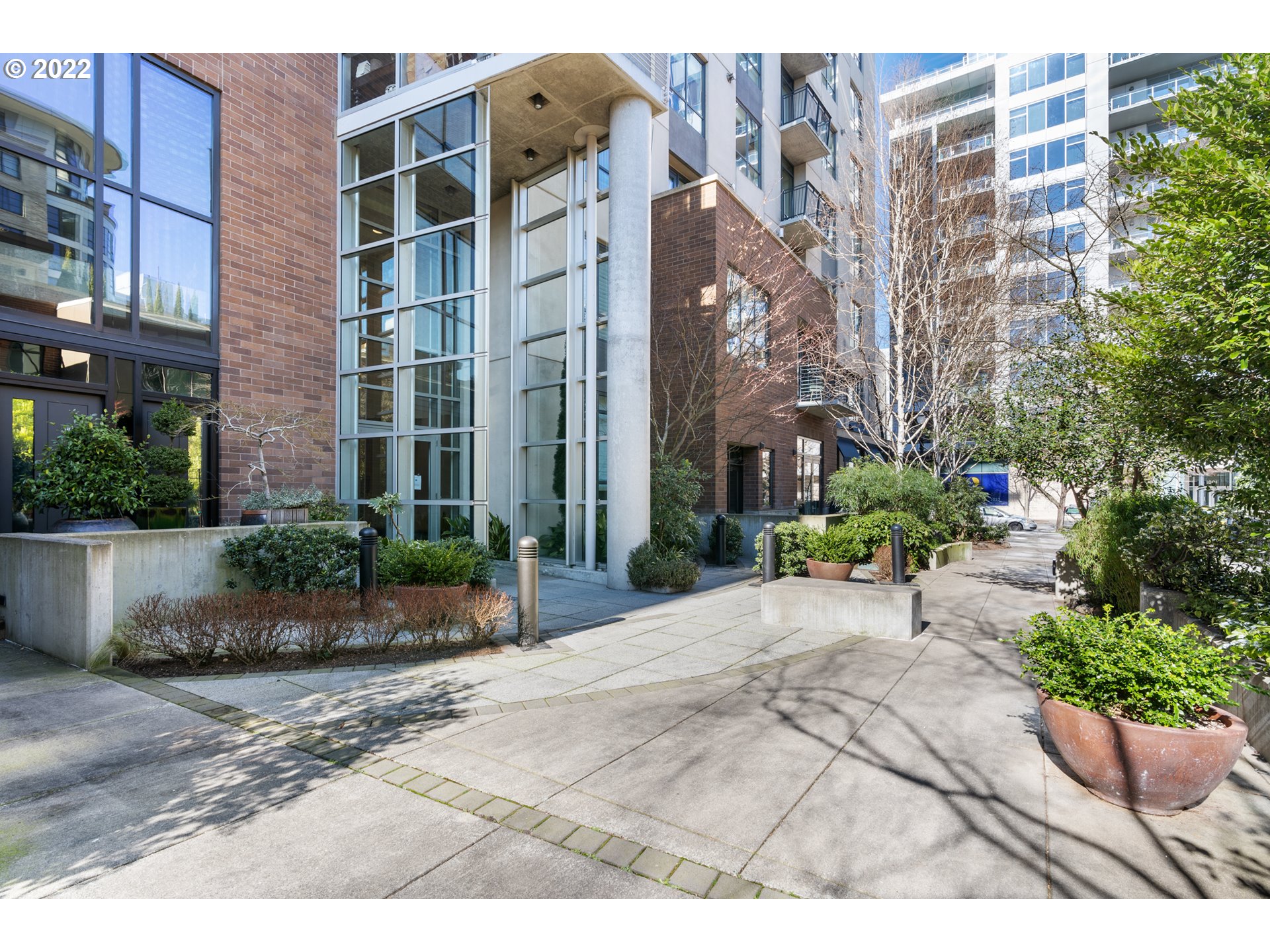 Photo #3: 22412355 Listing 