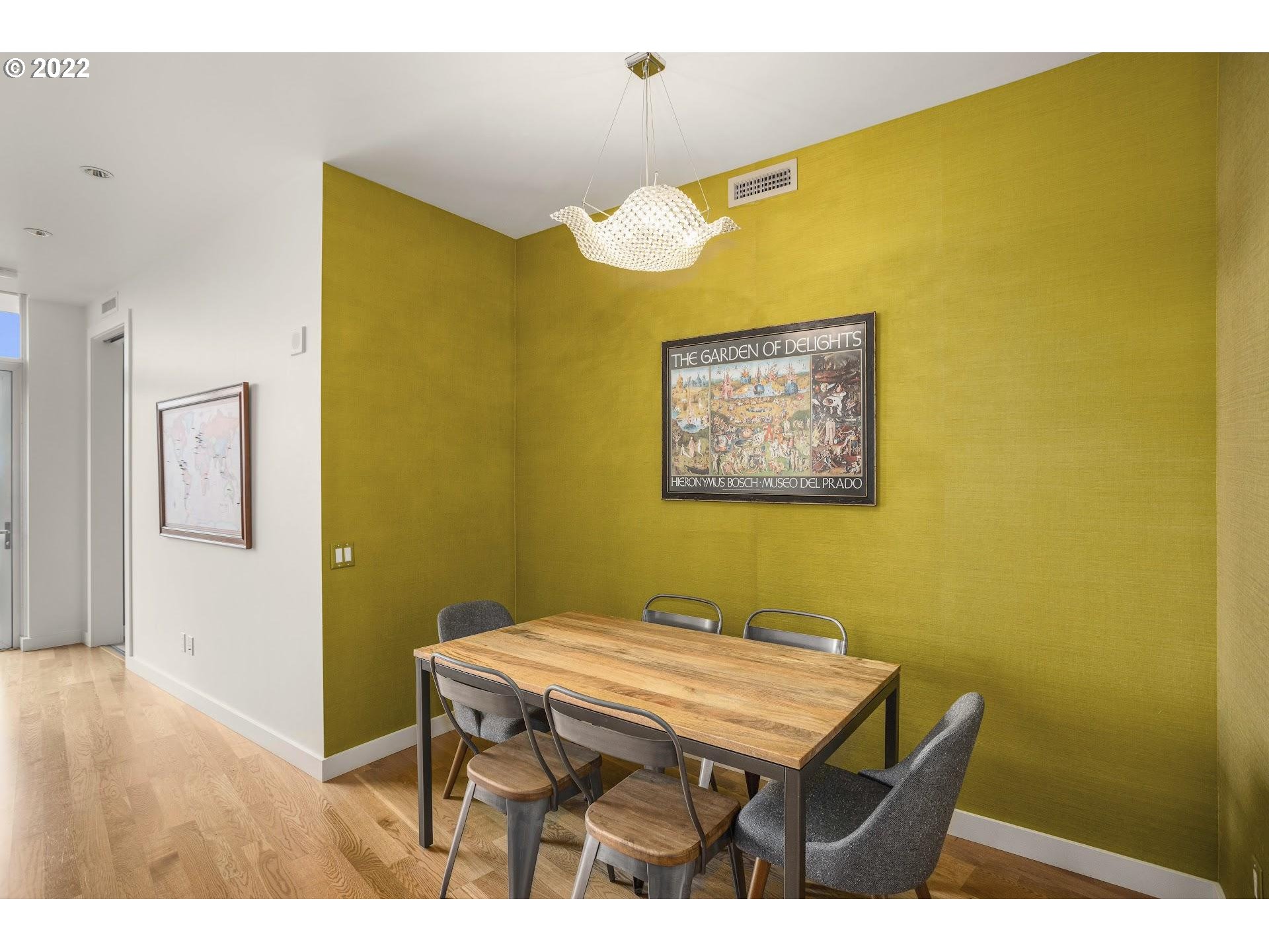 Photo #4: 22415229 Listing 