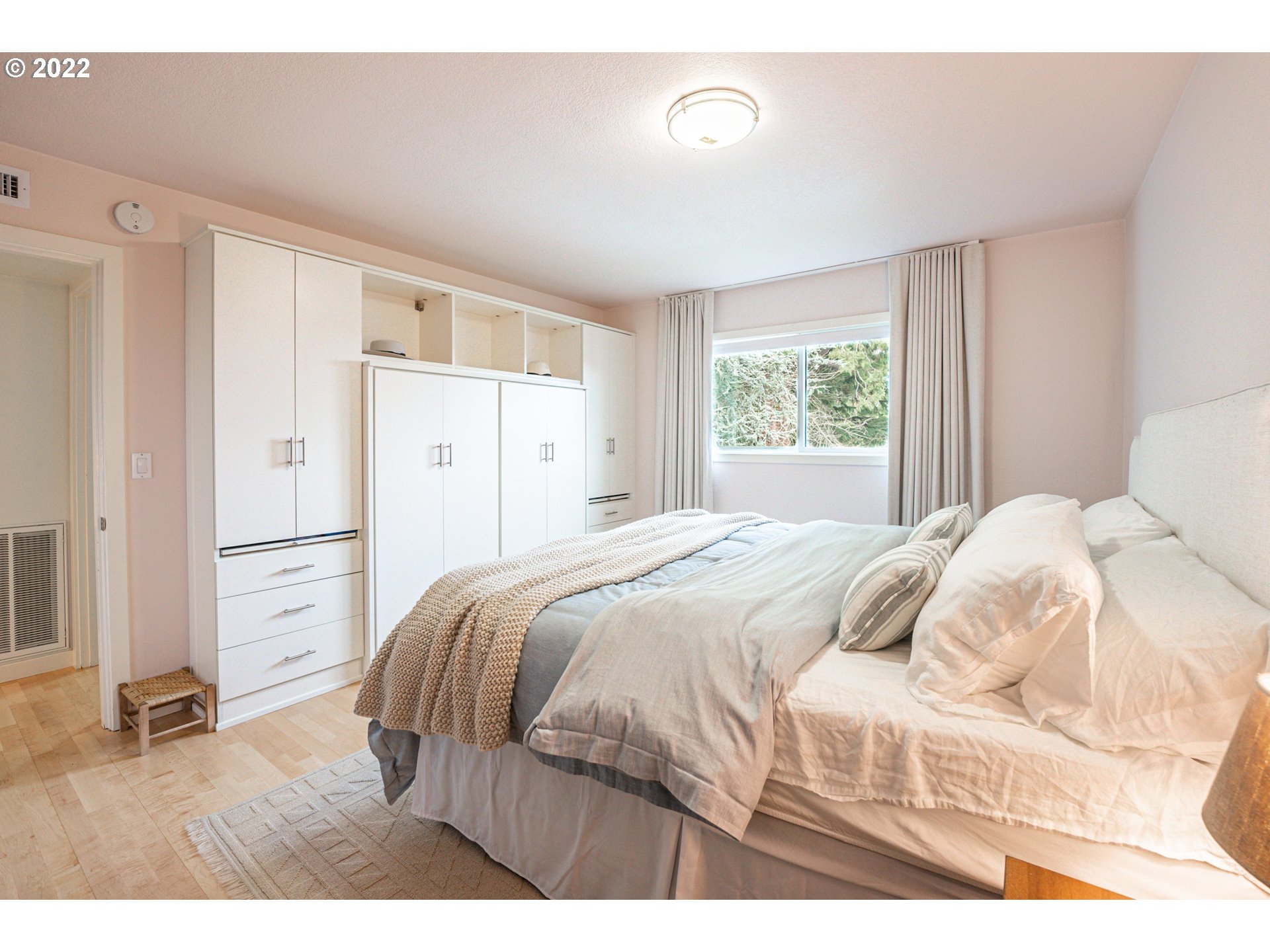 Photo #6: 22418689 Listing 