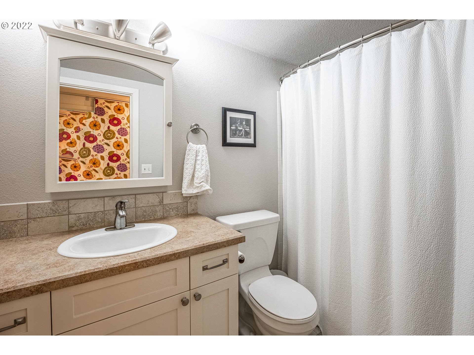 Photo #4: 22418689 Listing 
