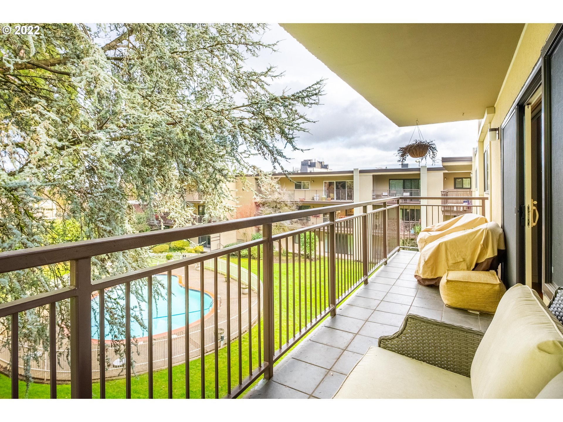 Photo #2: 22418689 Listing 
