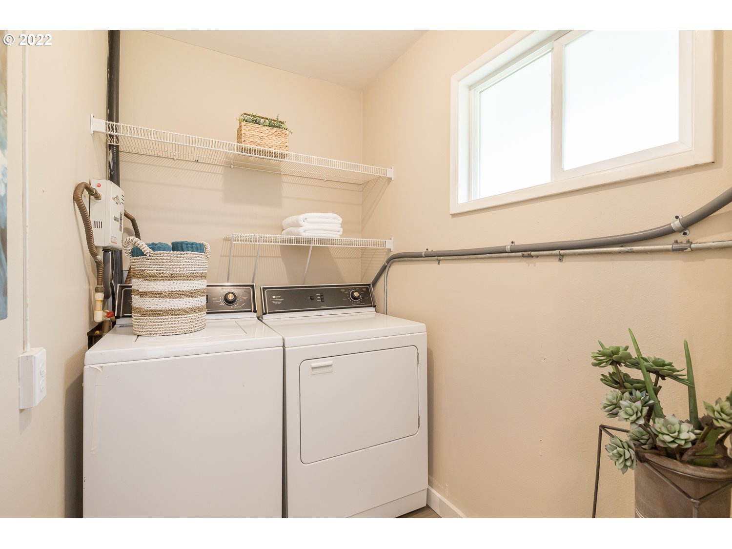 Photo #5: 22419301 Listing 