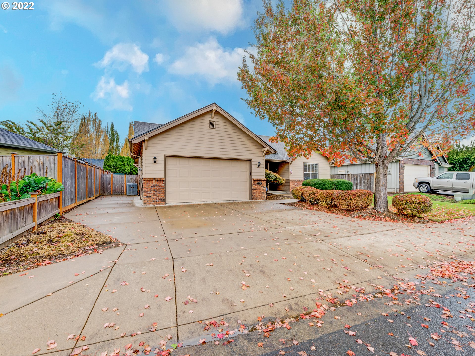 Lovely one level home in Prime "Ivy Meadows" neighborhood. Quiet street with easy access to freeway, shopping & parks.  Well maintained with updated Ext.siding, paint, heating-cooling & water heater. Roof replaced in 2016. 9 ft.ceilings, Plant ledges, raised panel doors w/french doors in 4th bed rm. Cozy gas FP.  Huge owners suite w/walk-in closet. Sunny kitchen w/breakfast nook. Nicely landscaped w/RV parking . Enjoy your favorite beverage on your Lrg. covered patio. Don't miss this charmer!