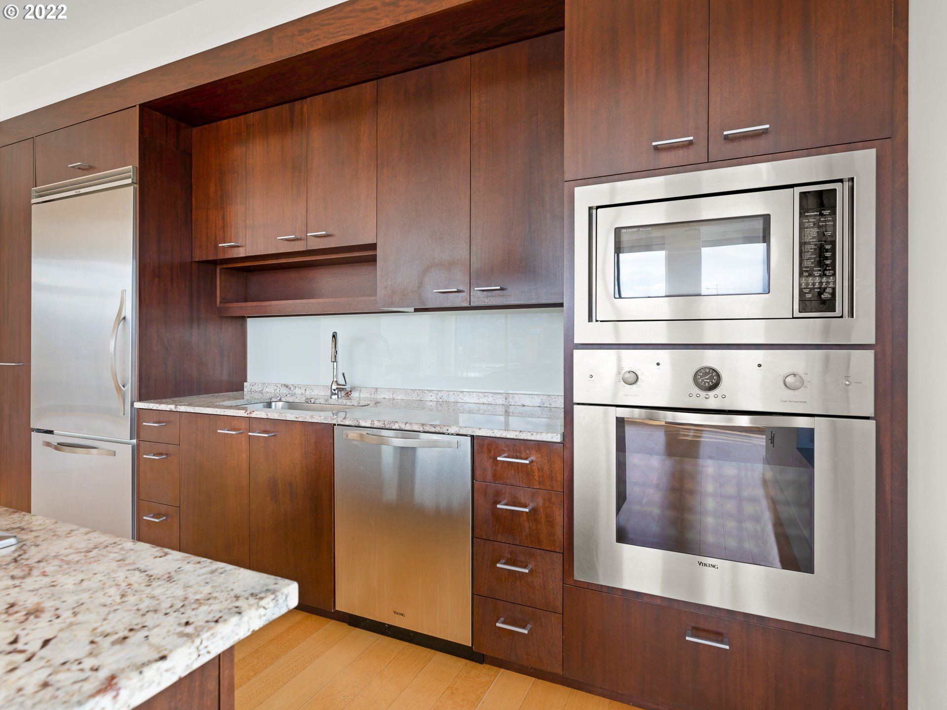 Photo #4: 22422894 Listing 