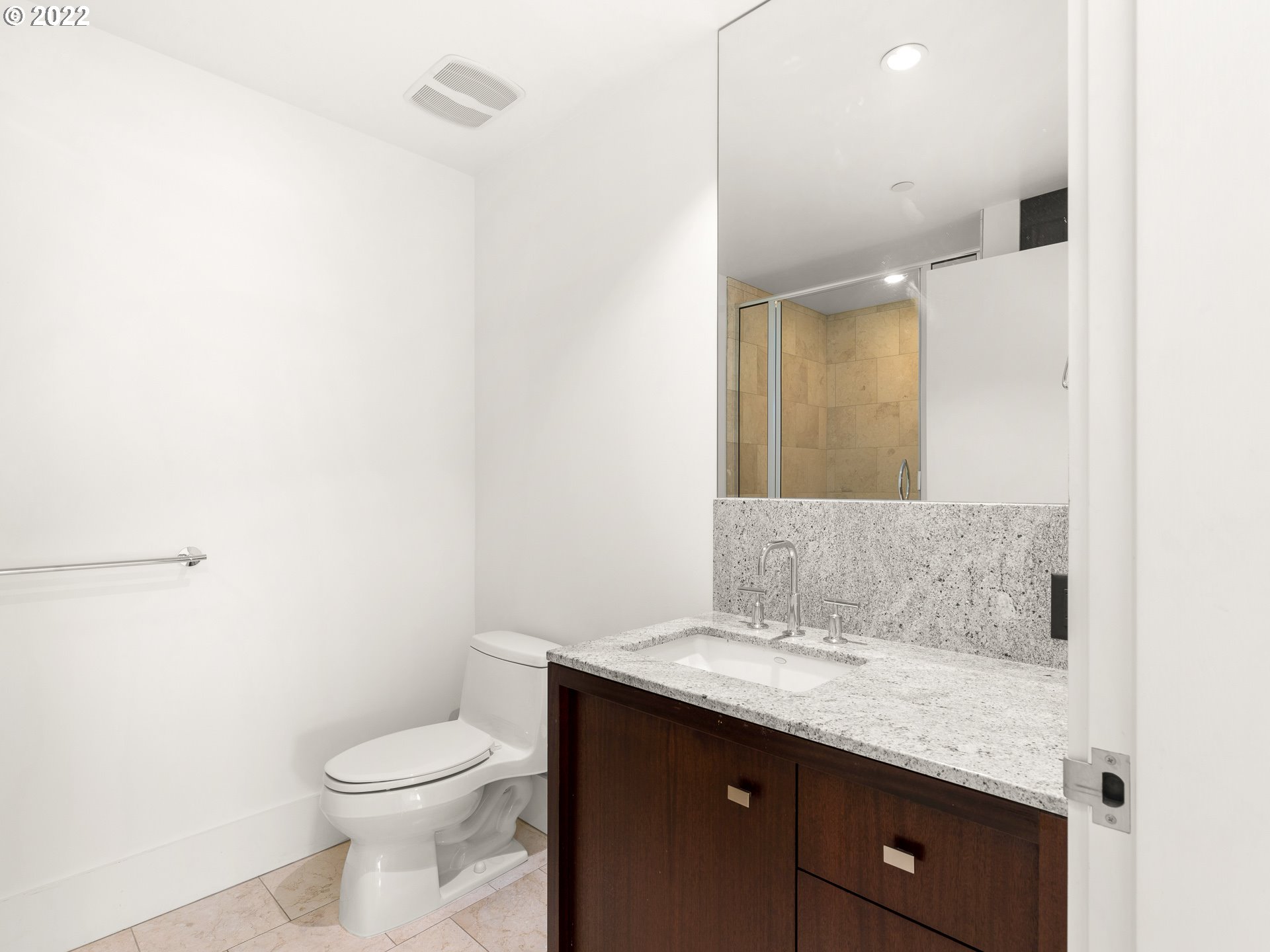 Photo #6: 22422894 Listing 