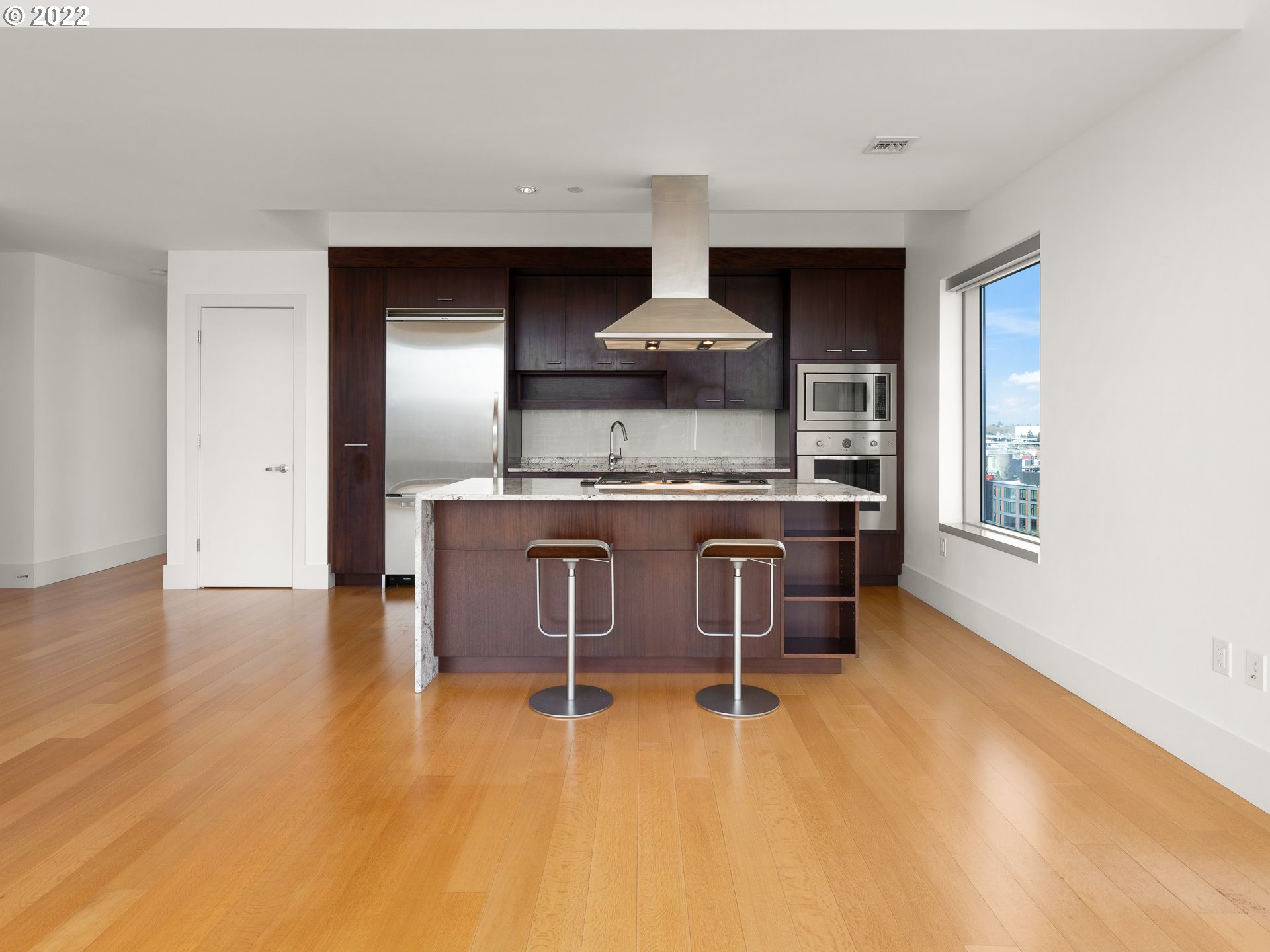 Photo #2: 22422894 Listing 