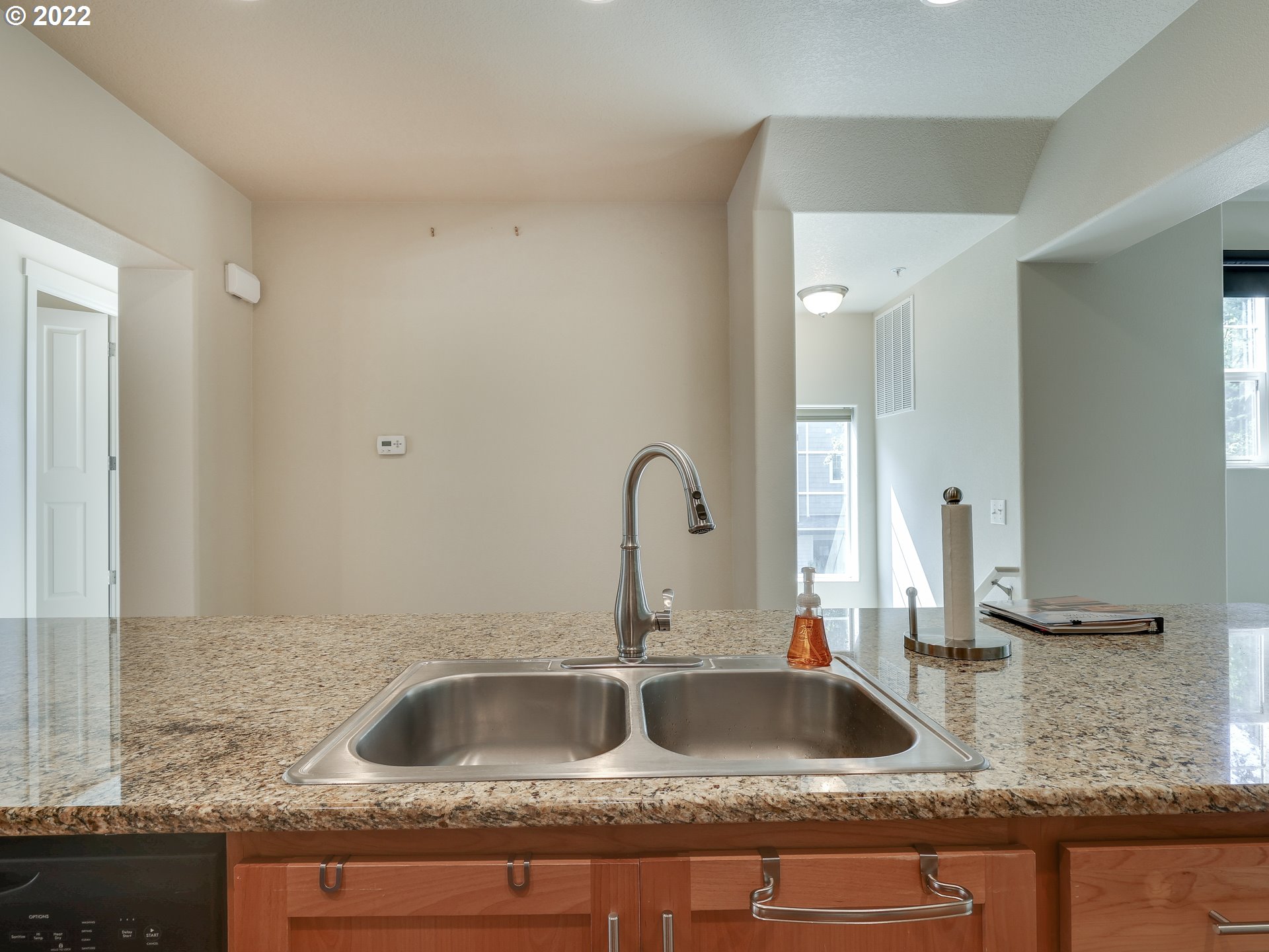 Photo #5: 22424194 Listing 