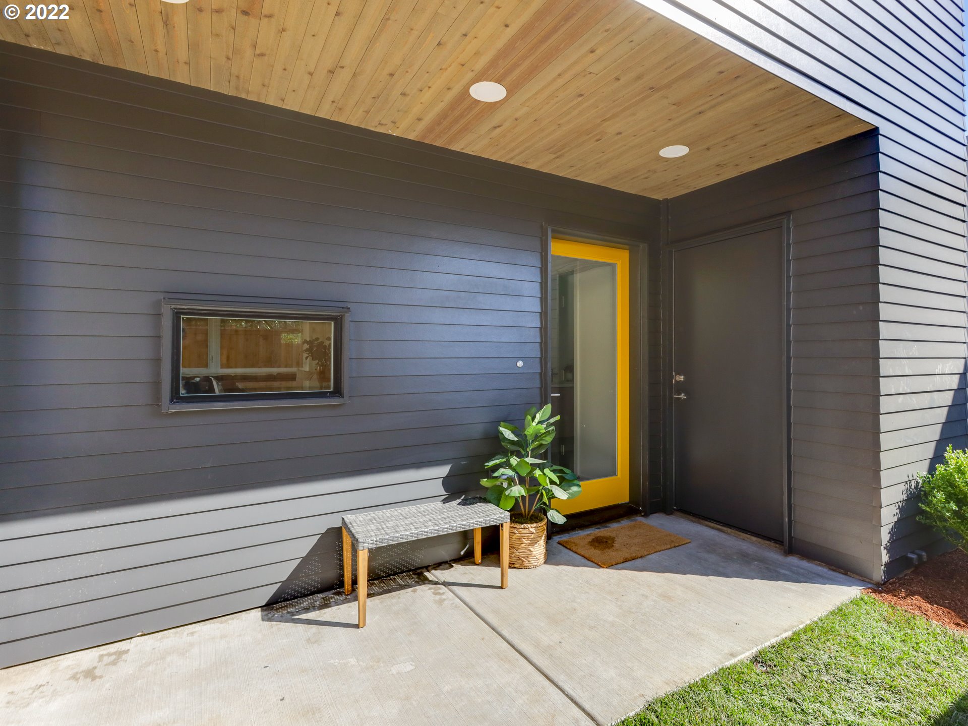 Photo #2: 22424245 Listing 