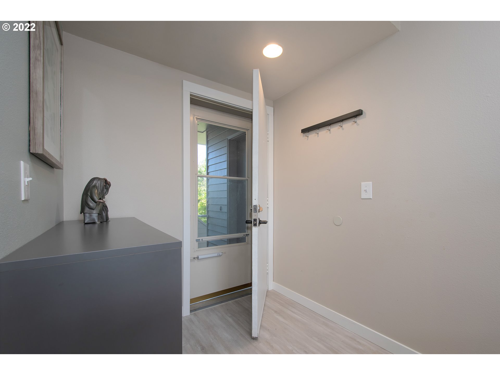 Photo #2: 22425049 Listing 