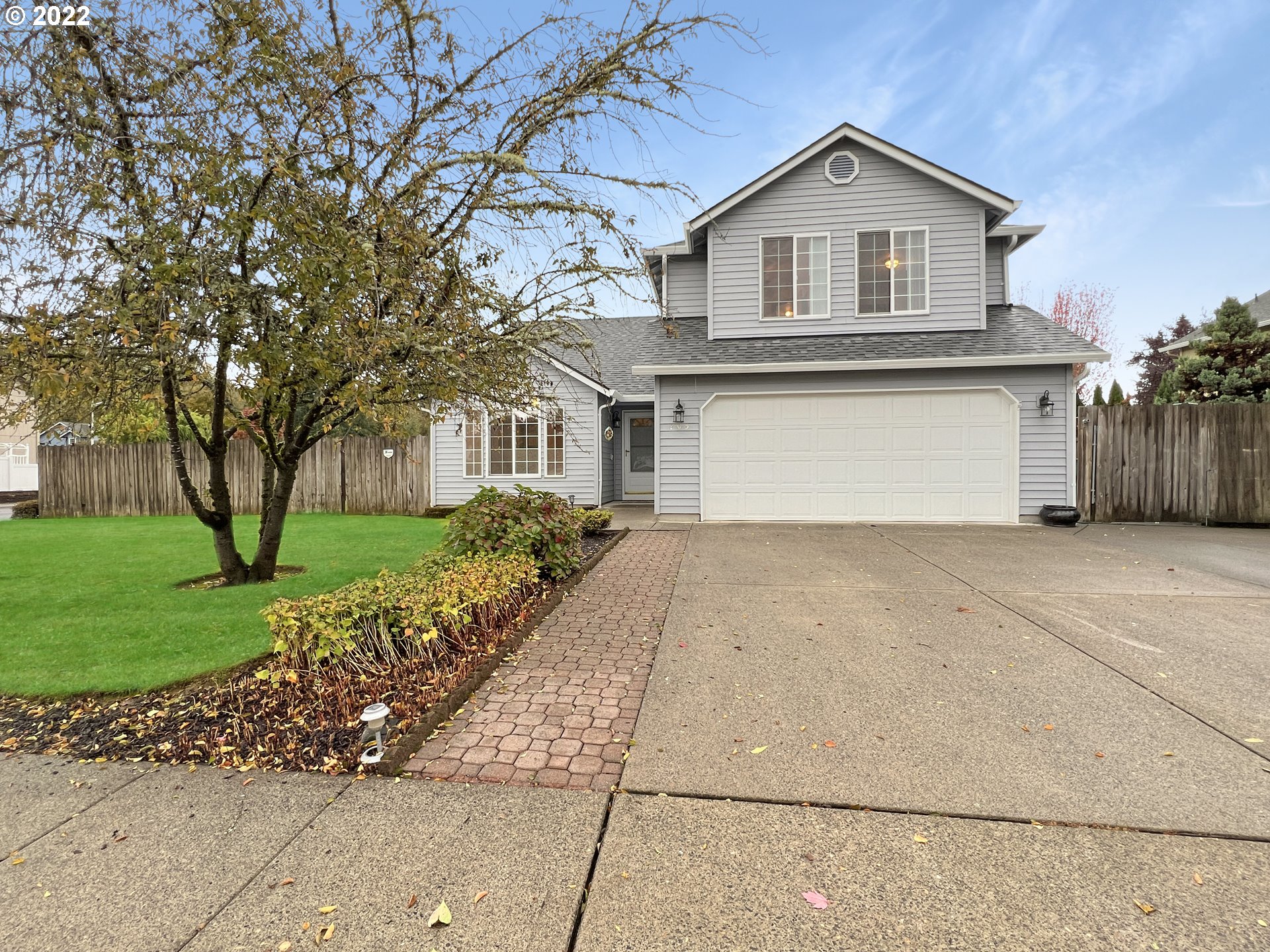 Looking for a house under $500k in the Skyview district? Here it is! This 4 bedroom (one on the main floor) house is ready for its new owners. Roof is only 2 years old. Newer gas forced air furnace. Spacious living room & dining room. Kitchen open to family room. Large primary suite. Huge corner lot with extra large, fenced back yard and lots of extra concrete. Amazing opportunity in this great house. Community open space and trail goes direct to Skyview, Alki & Chinook Schools.