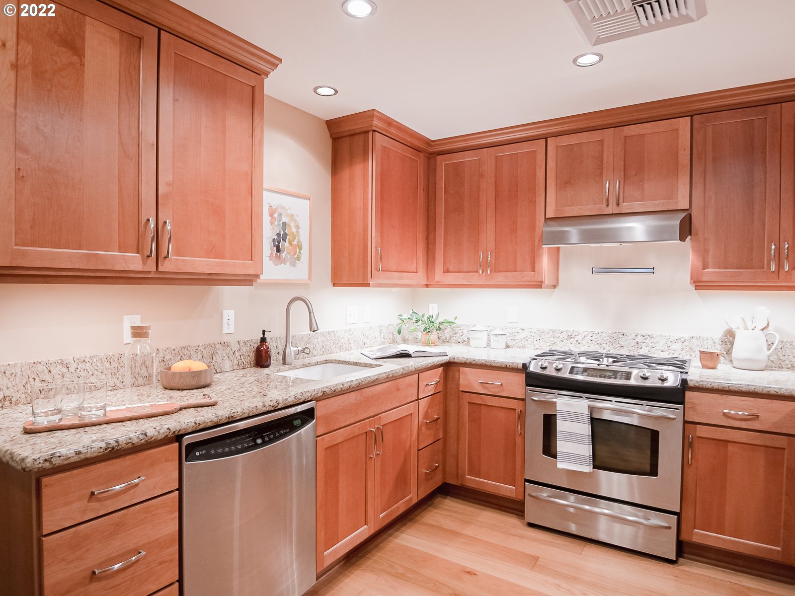 Photo #3: 22431803 Listing 
