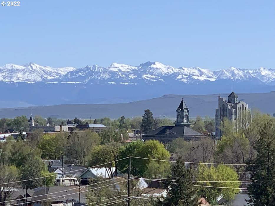 Outstanding mountain and city views in one of Baker City's most desirable, established neighborhoods.  Enjoy the close proximity to the golf course. Conveniently located near historic downtown Baker City. This oversized view lot is ready to build on.