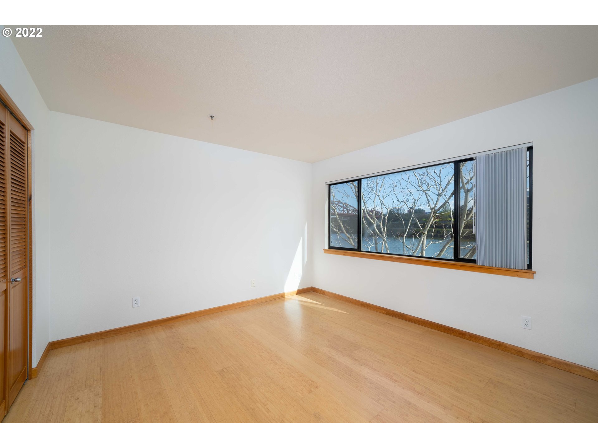 Photo #4: 22432261 Listing 