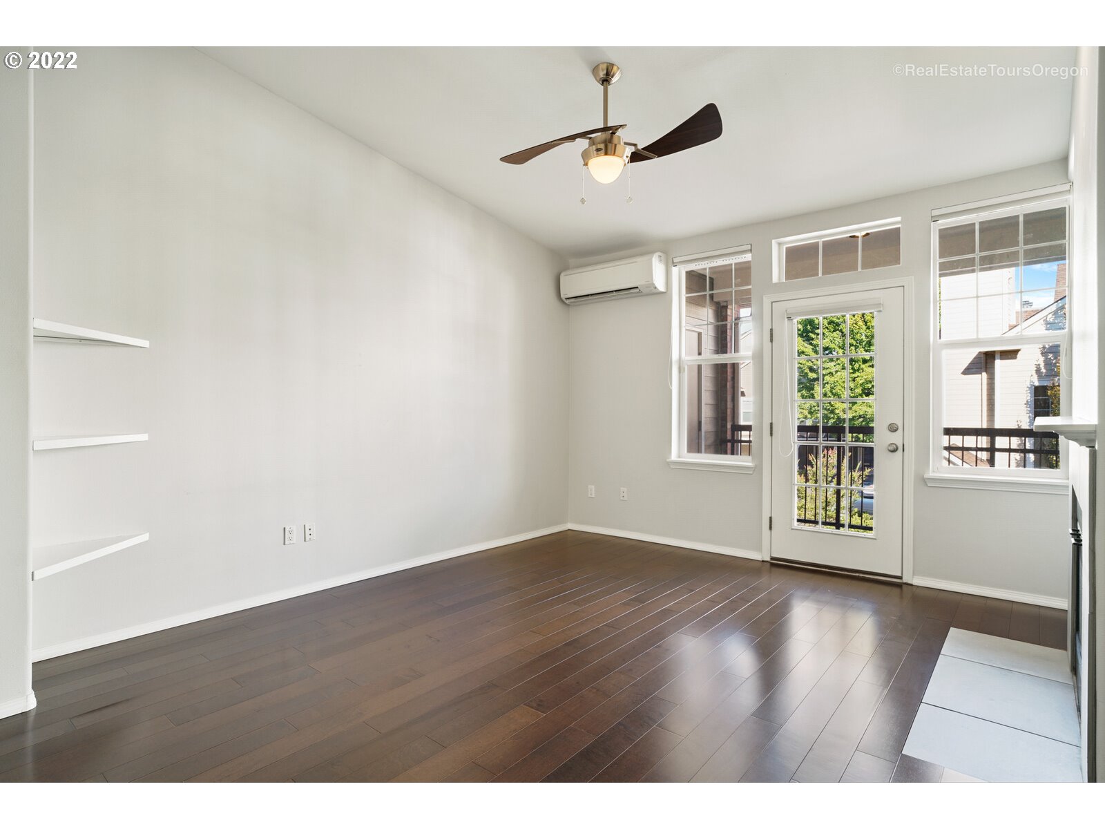 Photo #5: 22434096 Listing 
