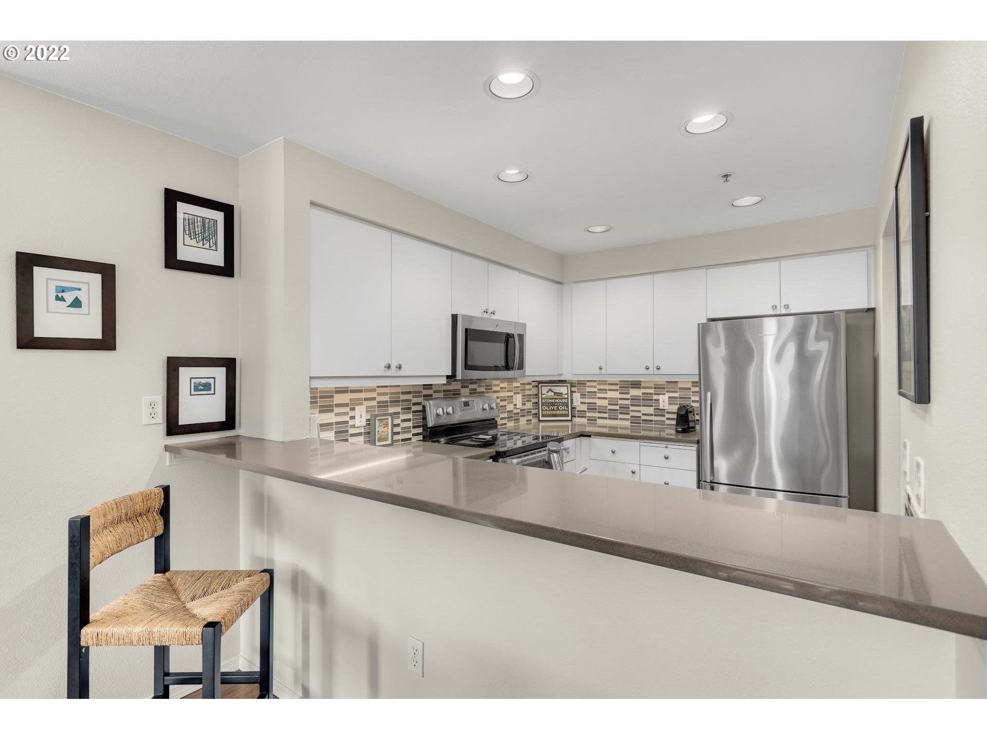 Photo #5: 22435714 Listing 