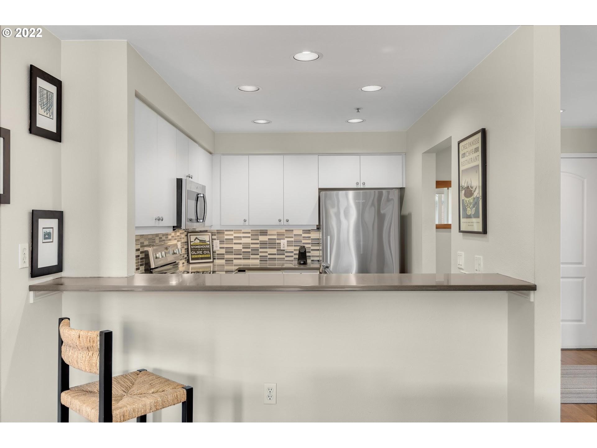 Photo #6: 22435714 Listing 