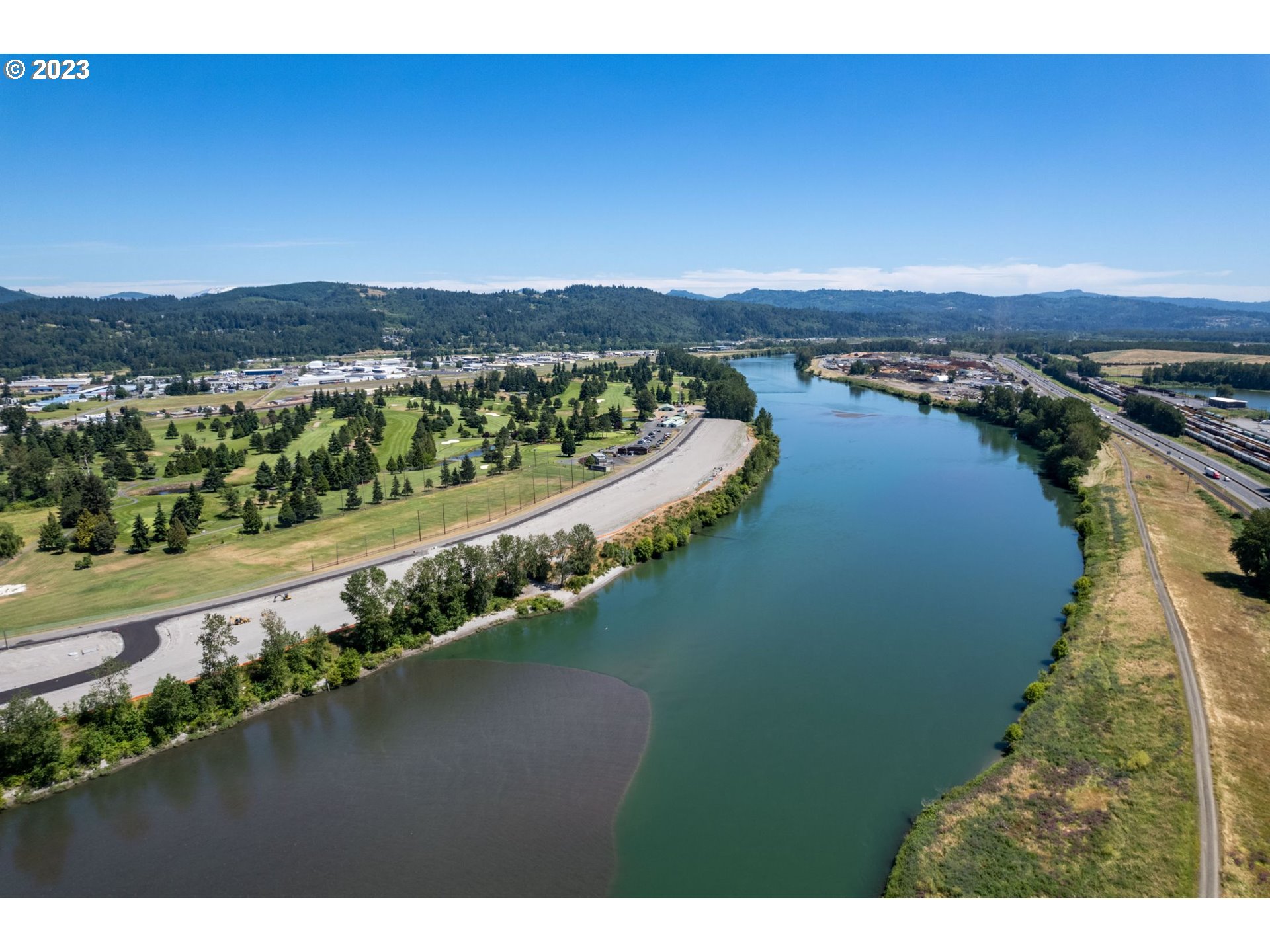 2000  Fairway Dr, Kelso, WA 98626