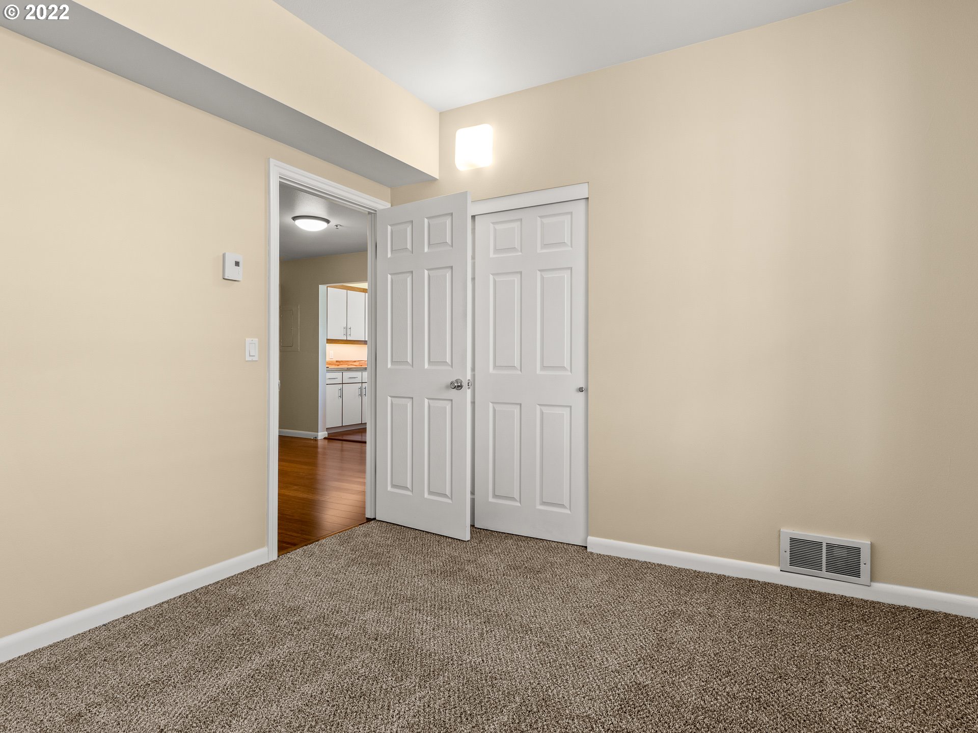 Photo #3: 22439340 Listing 