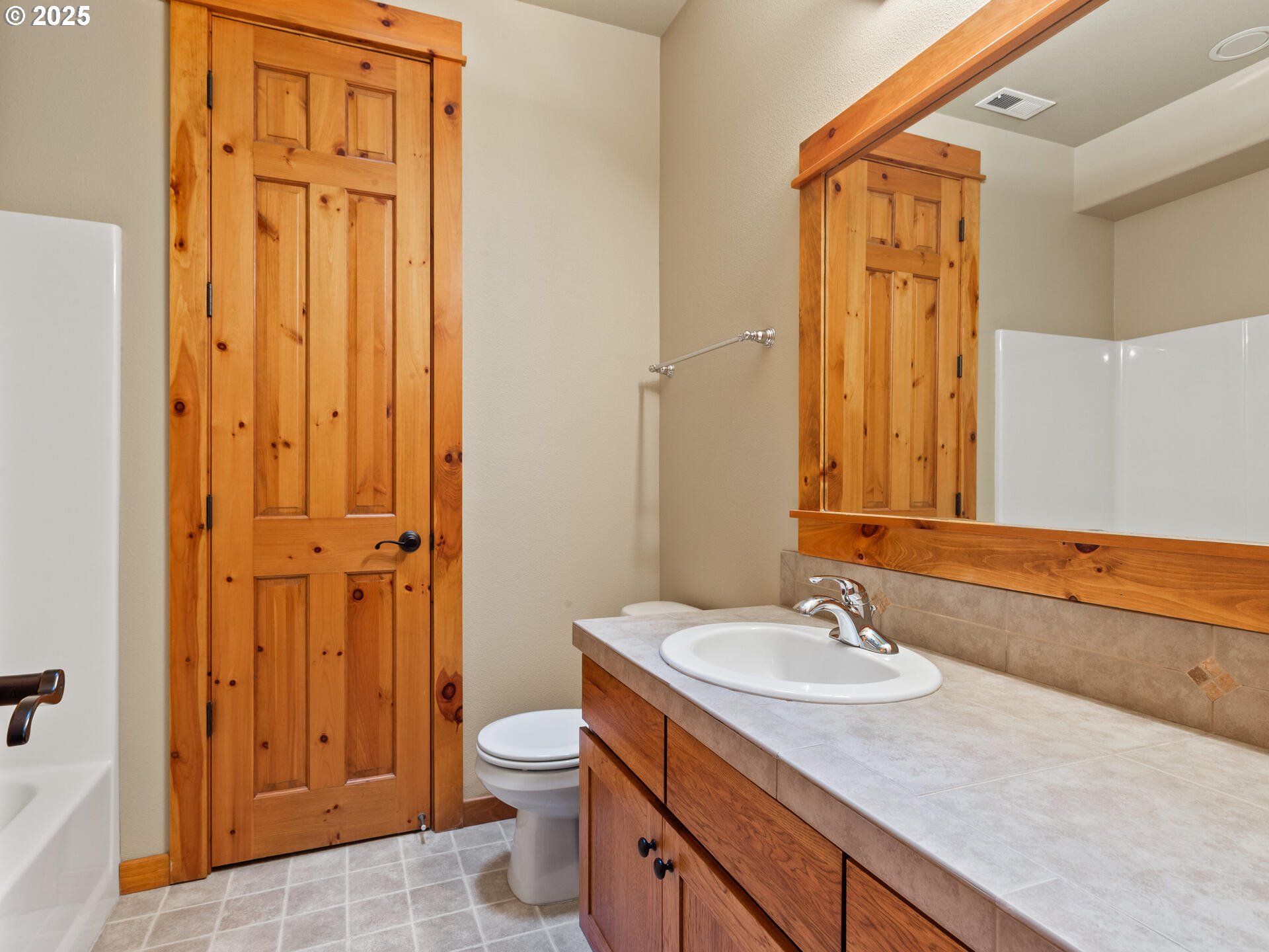 Photo #19: 224399588 Listing: Photo #19