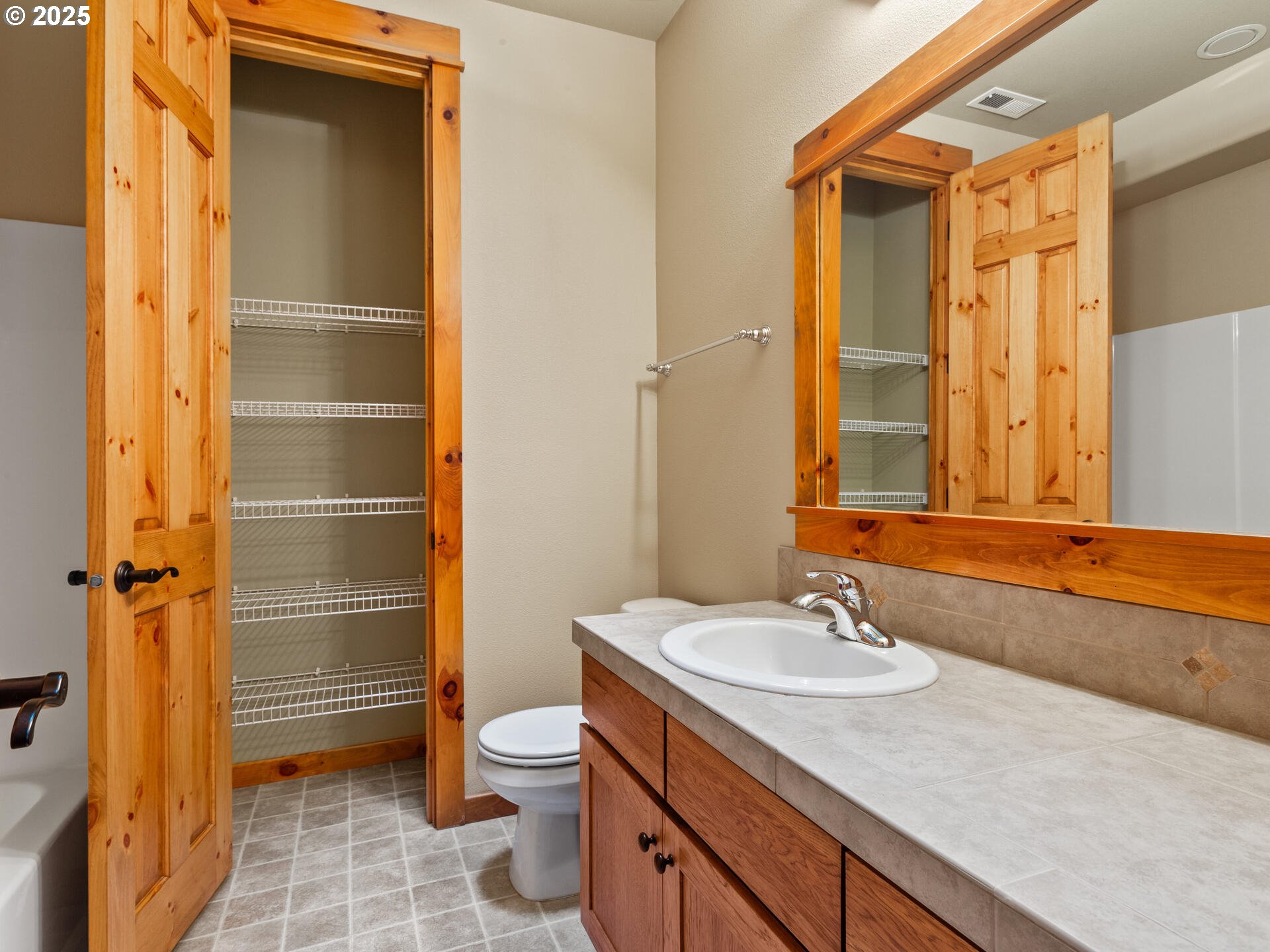 Photo #36: 224399588 Listing: Photo #36