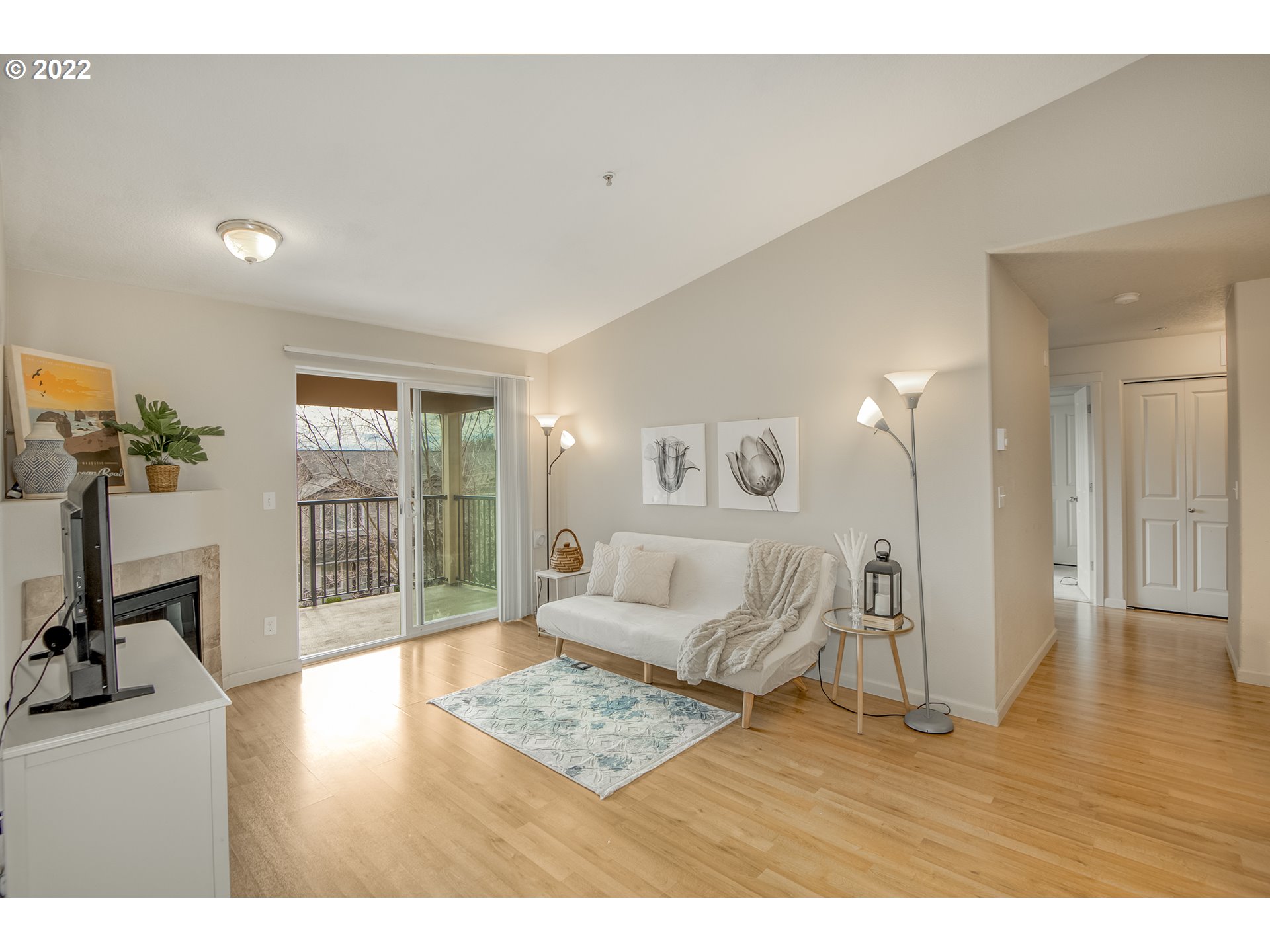Photo #3: 22442333 Listing 
