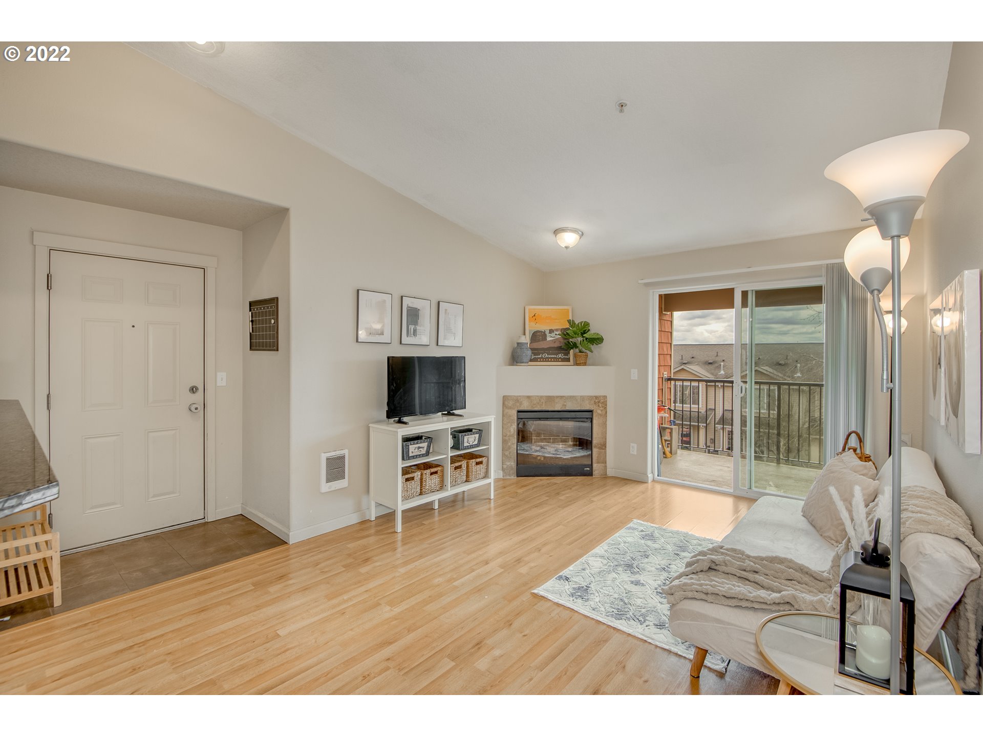 Photo #4: 22442333 Listing 