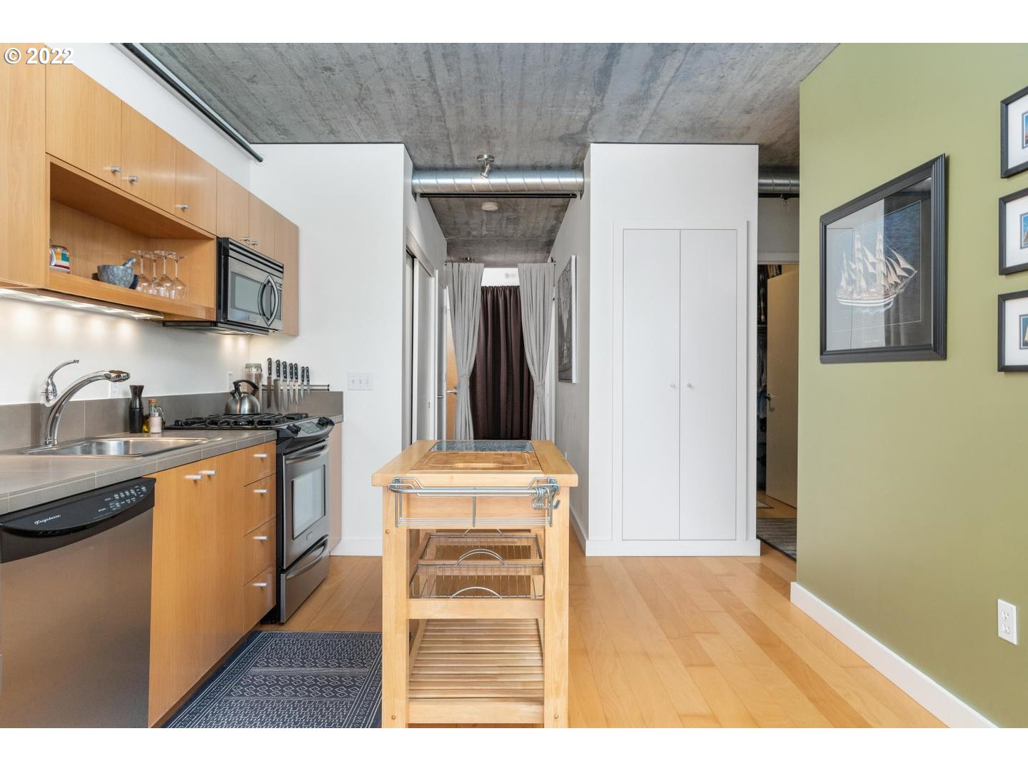 Photo #2: 22443013 Listing 